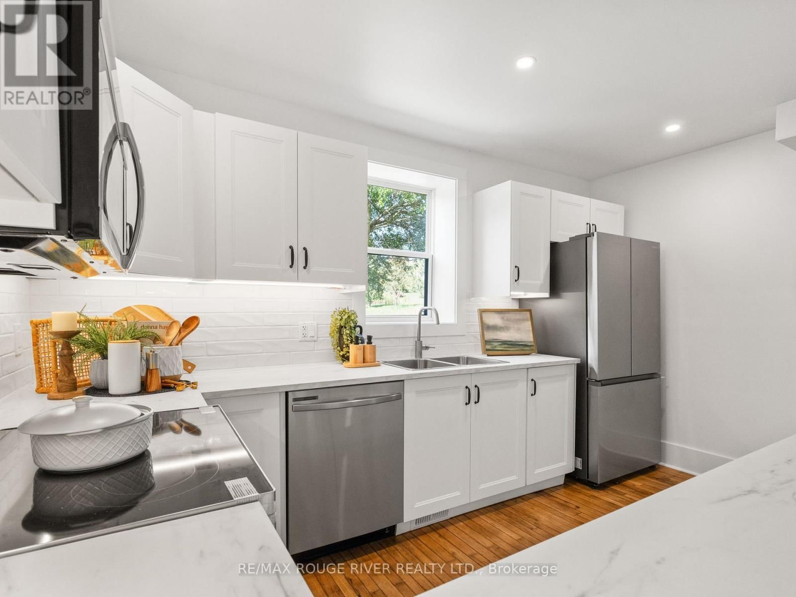 120 SPRING STREET Image 9