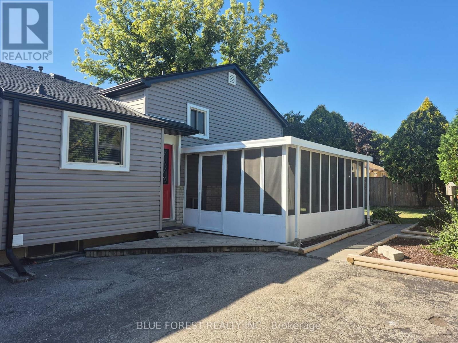 1039 OSGOODE DRIVE Image 17