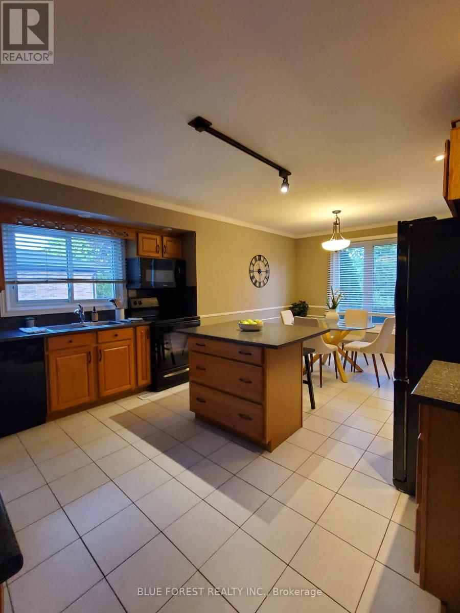 1039 OSGOODE DRIVE Image 5