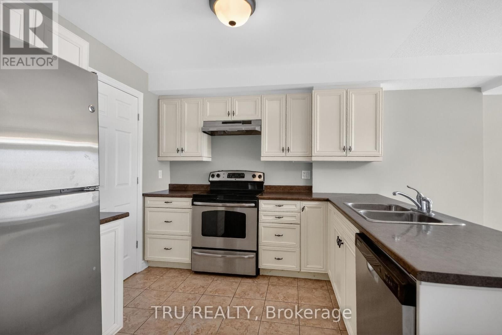 113 - 398 VAN BUREN STREET Image 11