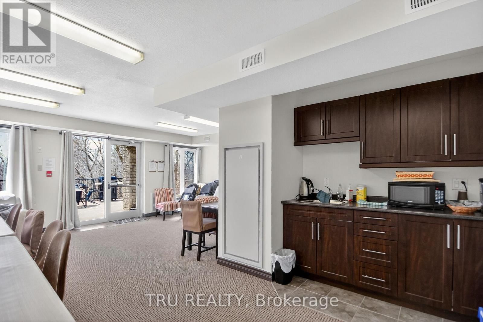 113 - 398 VAN BUREN STREET Image 29