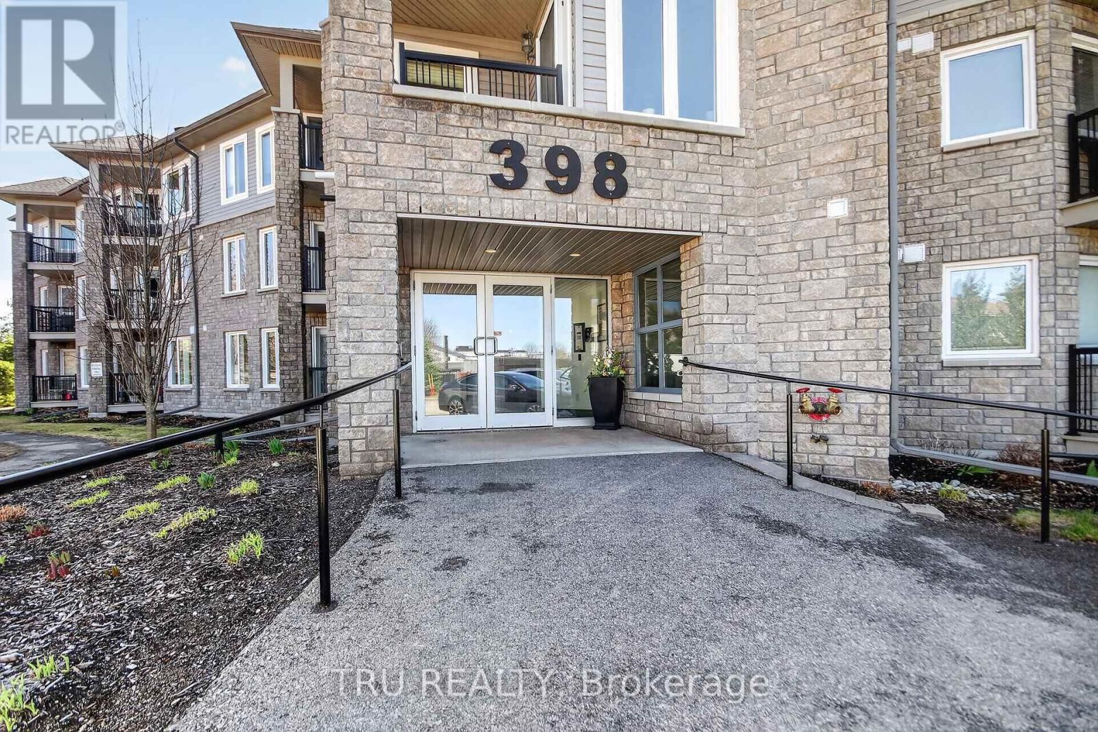 113 - 398 VAN BUREN STREET Image 3