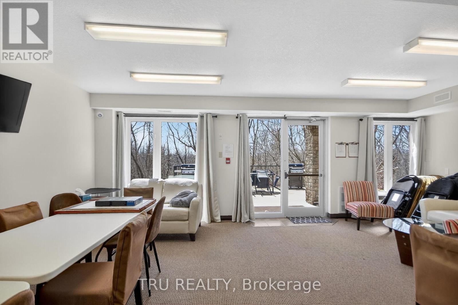 113 - 398 VAN BUREN STREET Image 30