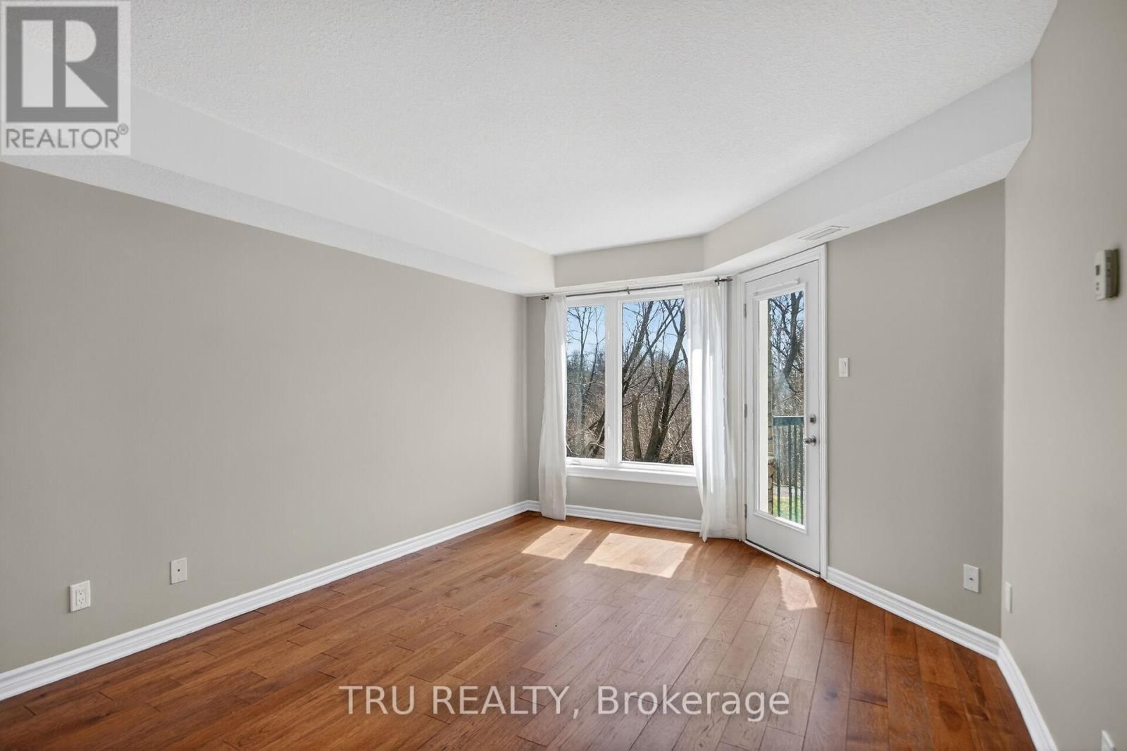 113 - 398 VAN BUREN STREET Image 9