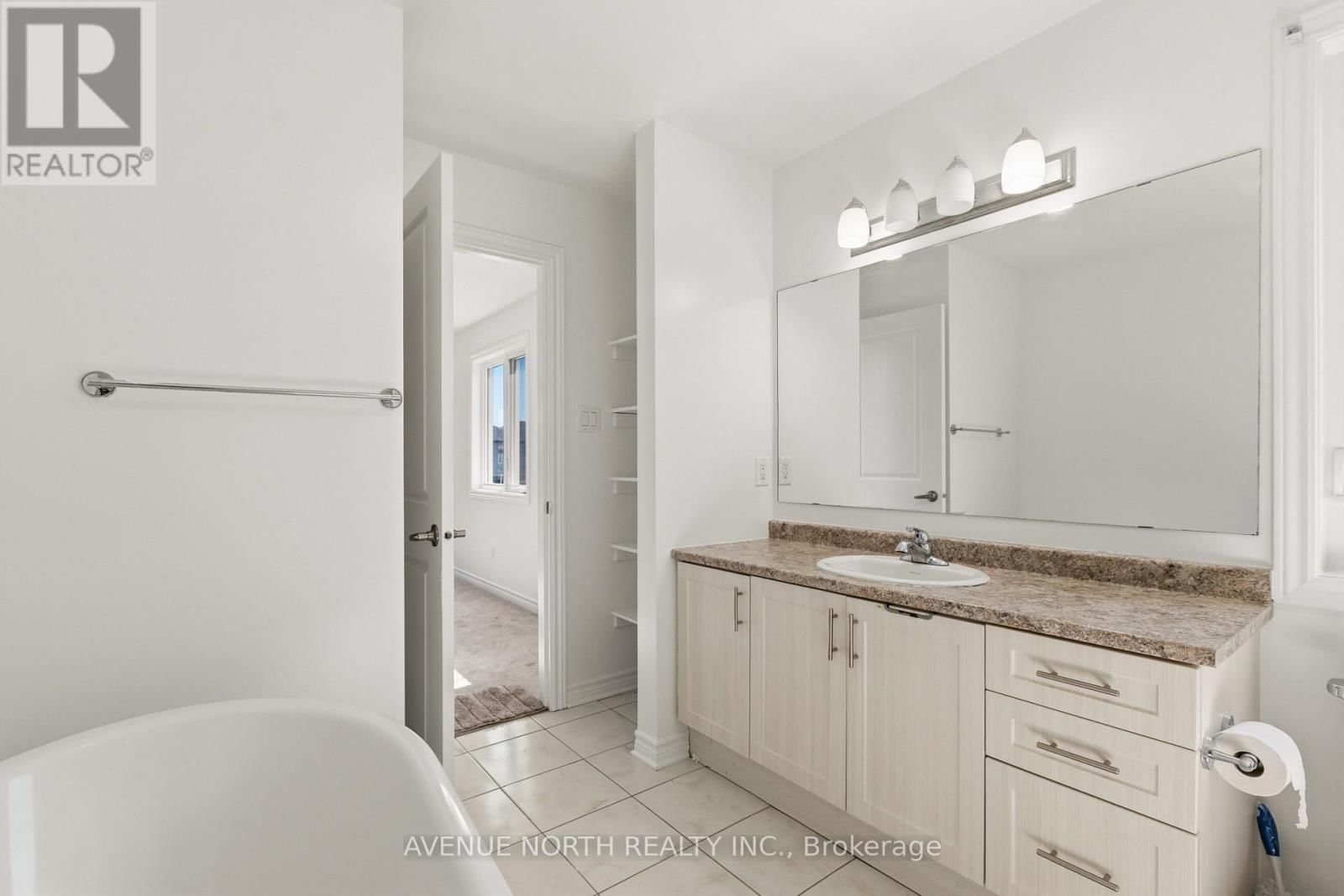 36 DUN SKIPPER DRIVE Image 43