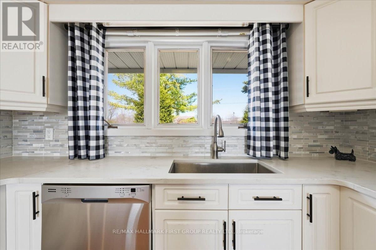 9 DORTHY DRIVE Image 17