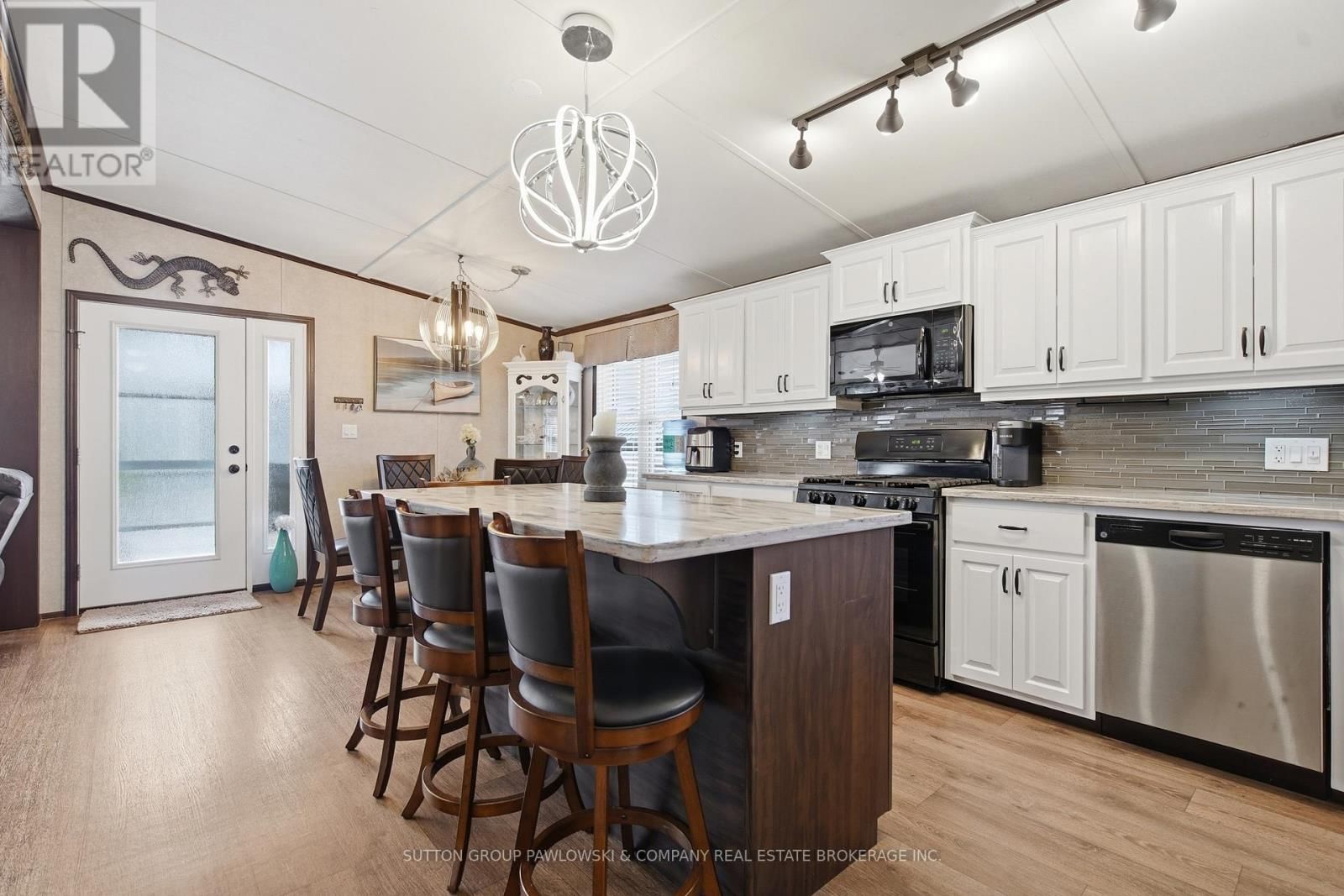 142 - 22790 AMIENS ROAD Image 10