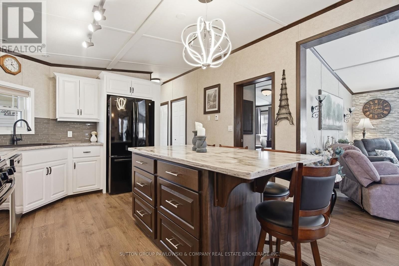 142 - 22790 AMIENS ROAD Image 11