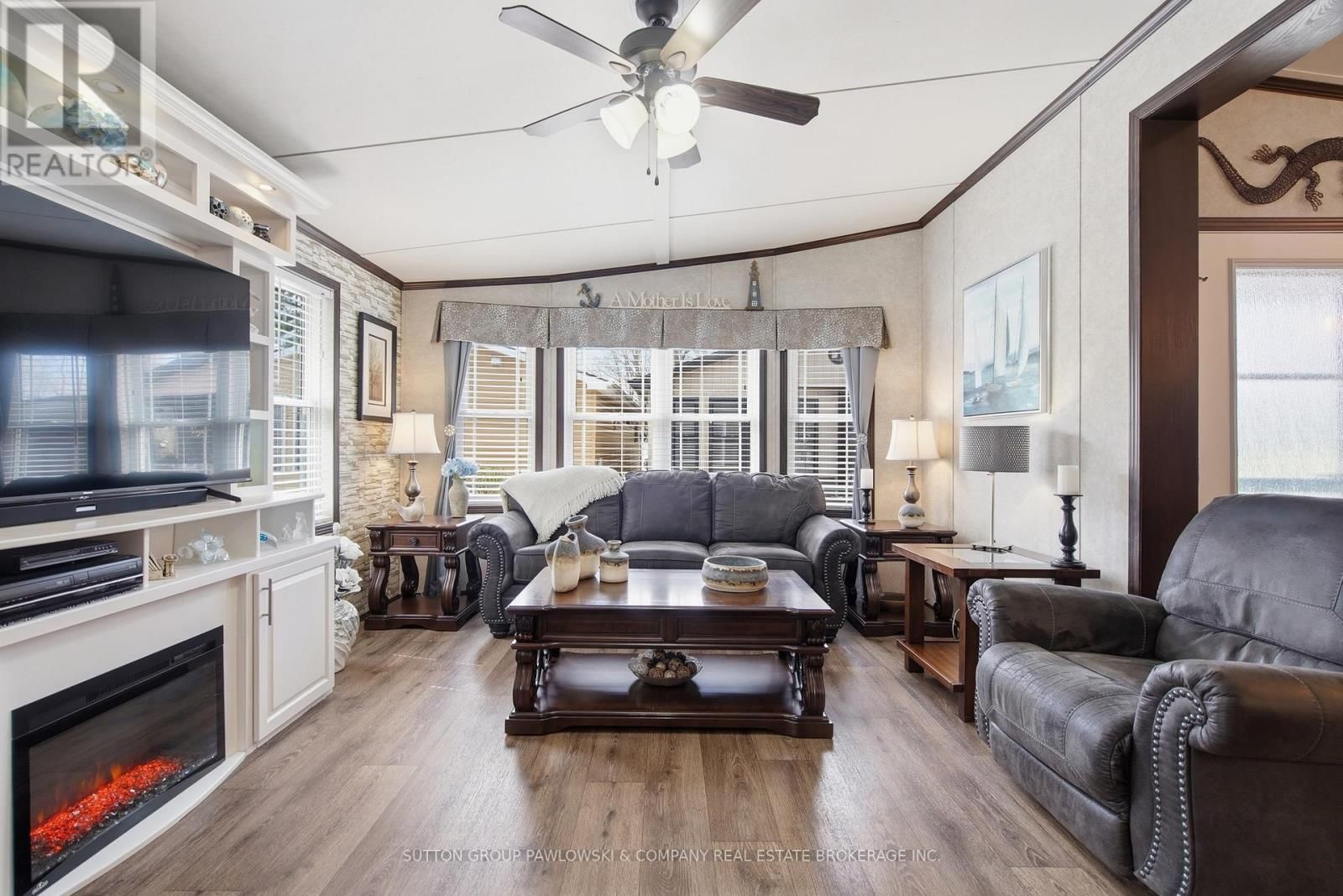 142 - 22790 AMIENS ROAD Image 7