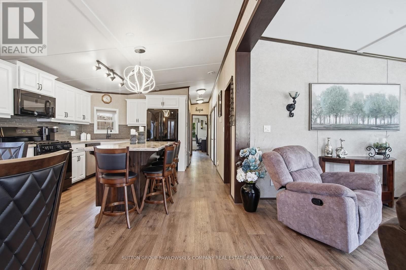 142 - 22790 AMIENS ROAD Image 8