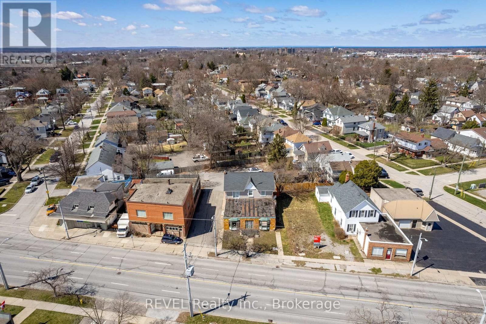 131 NIAGARA STREET Image 18