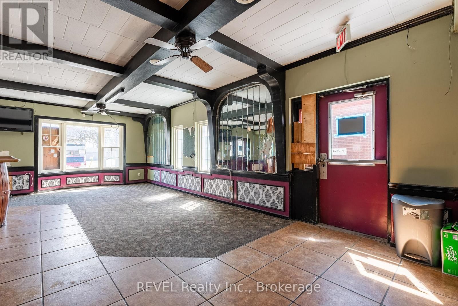 131 NIAGARA STREET Image 34