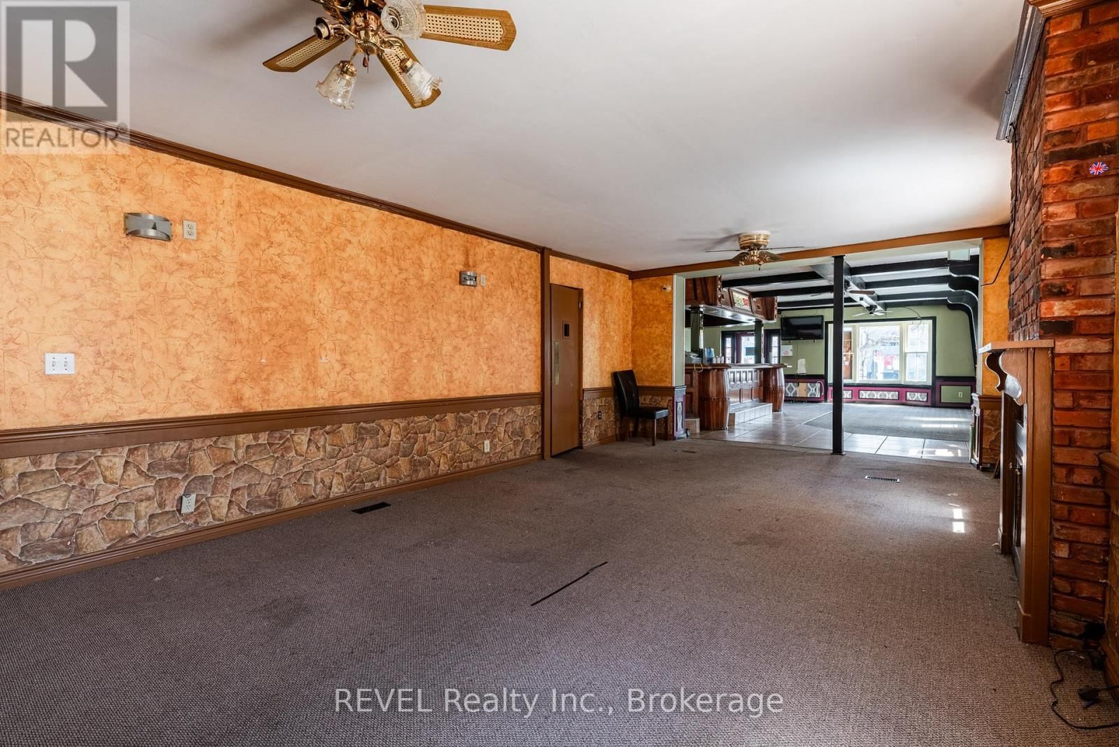 131 NIAGARA STREET Image 7