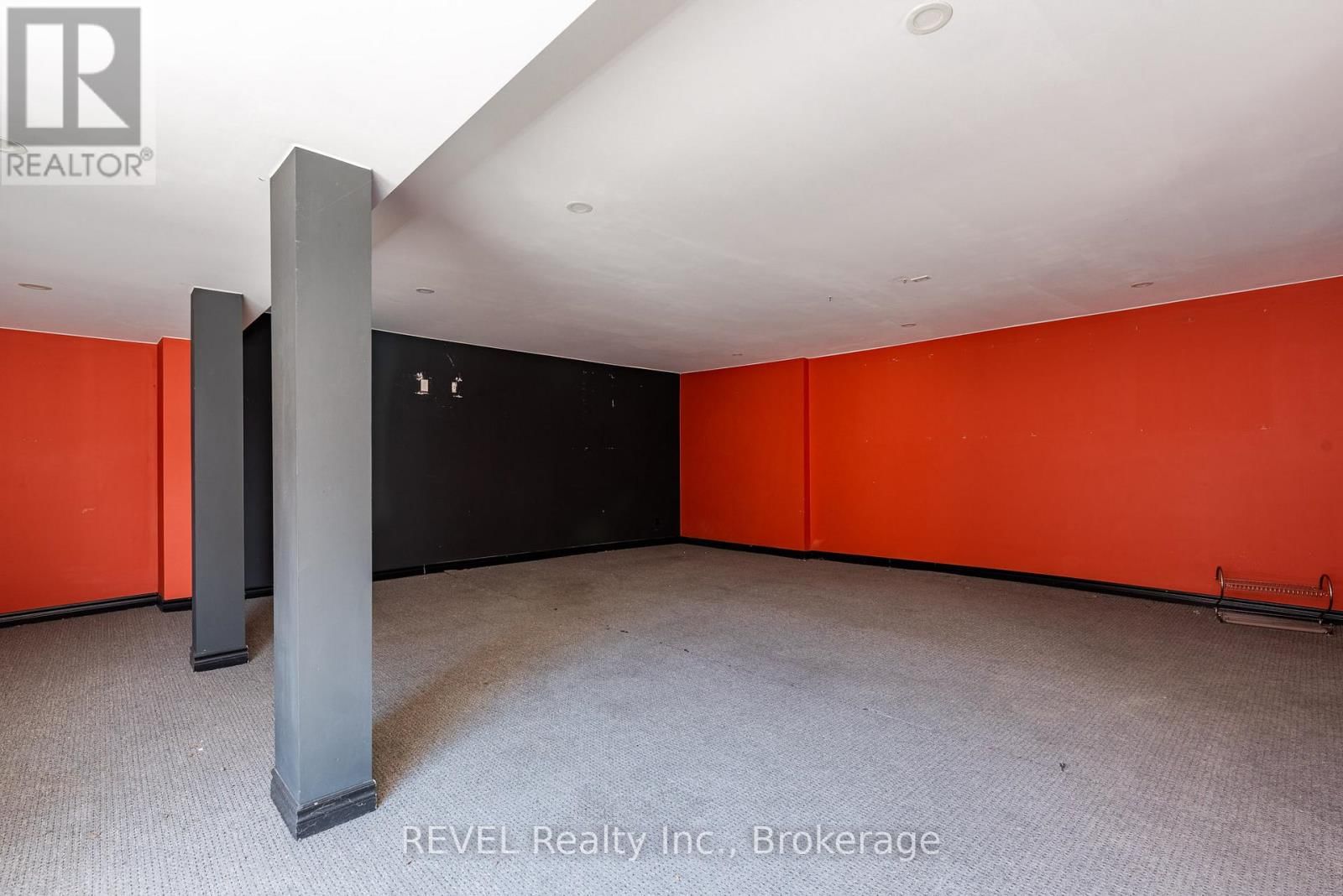 131 NIAGARA STREET Image 9