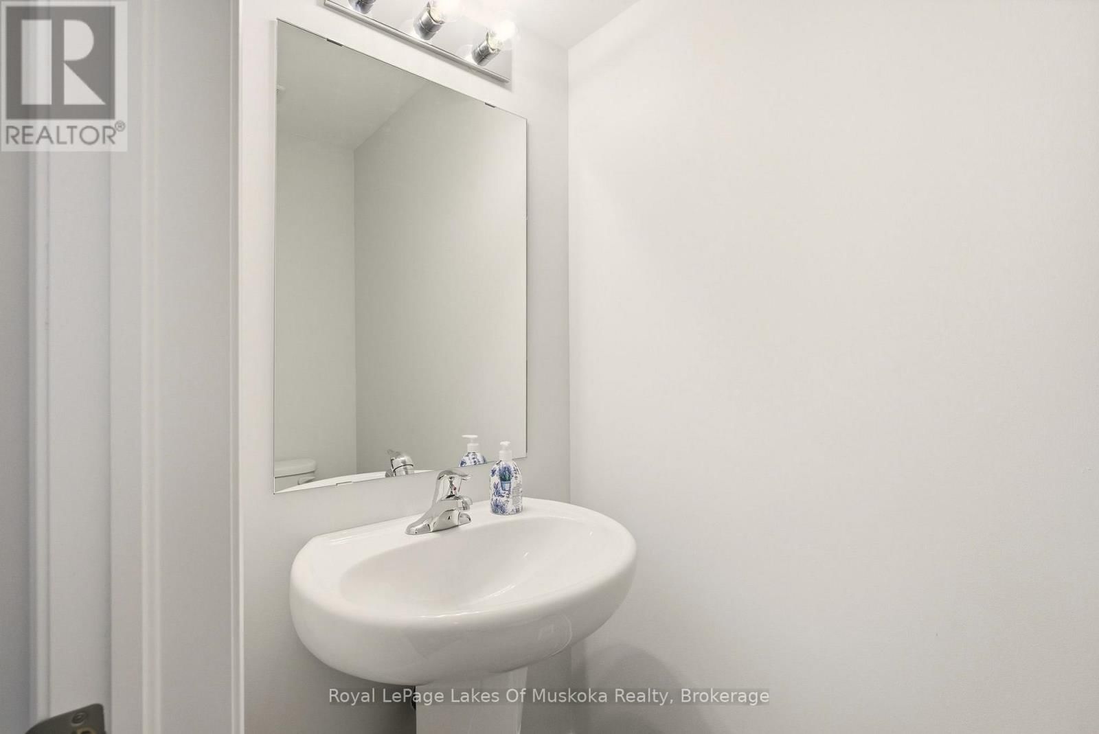 17 MCCONNELL CRESCENT Image 16