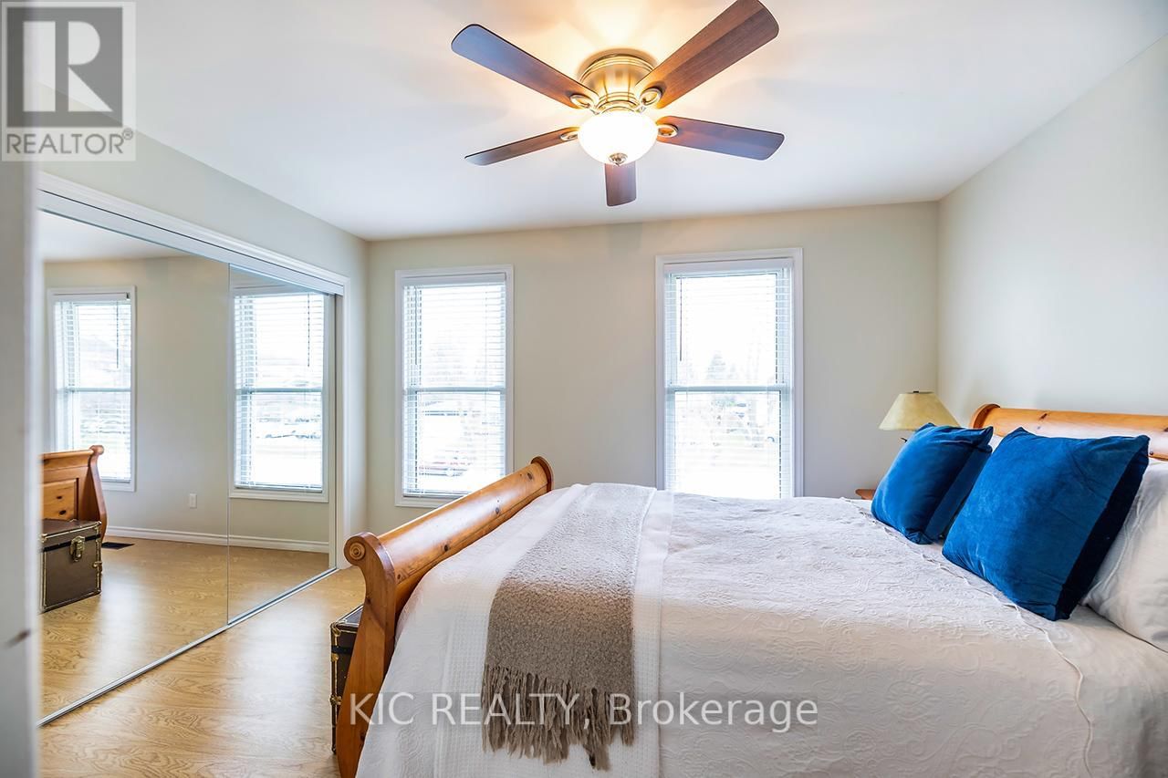 320 CENTRE STREET Image 12