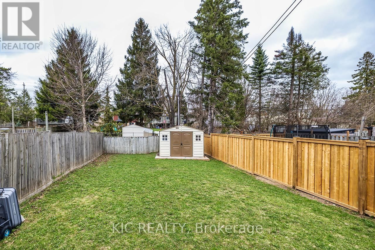 320 CENTRE STREET Image 18