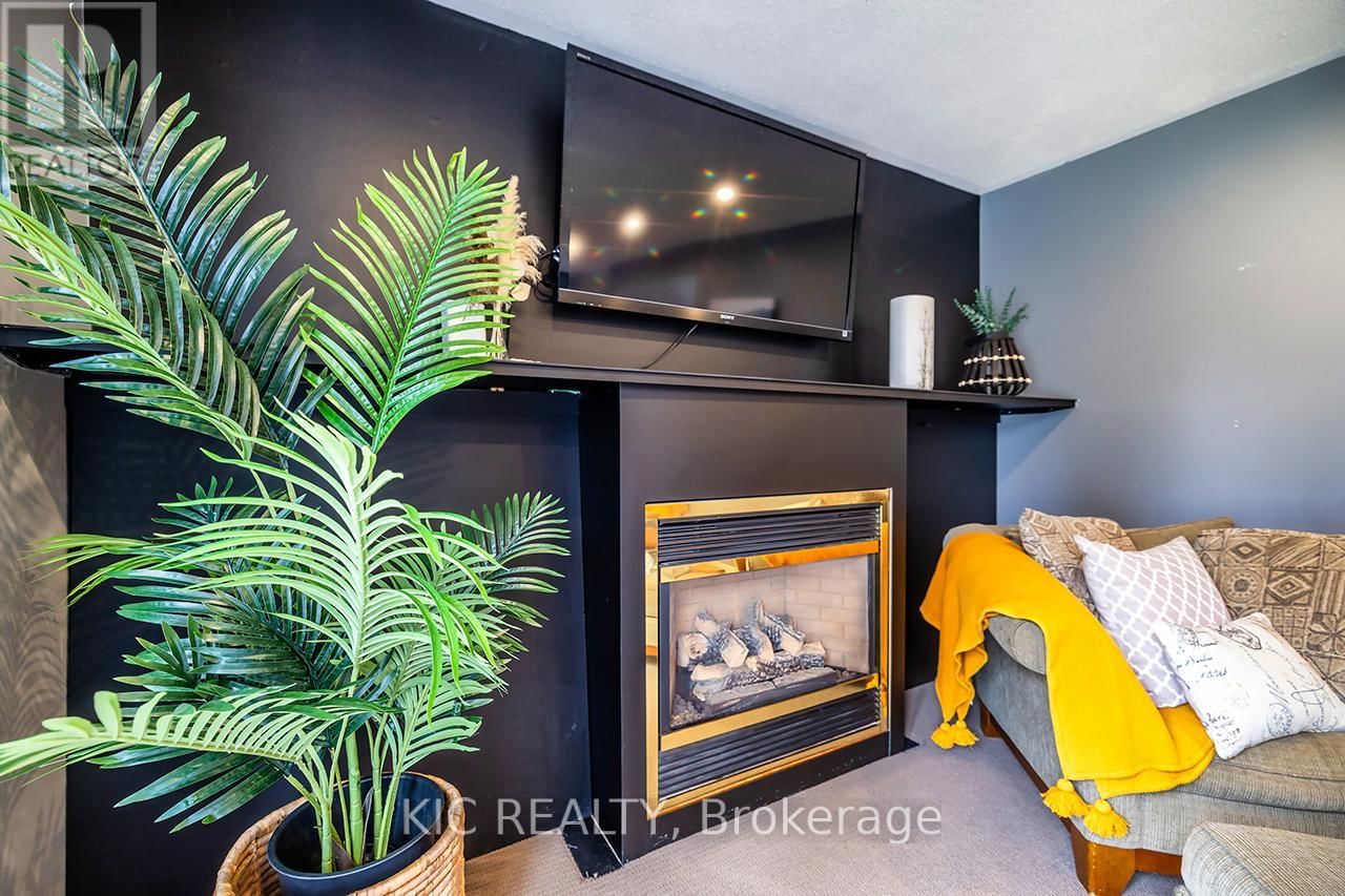 320 CENTRE STREET Image 8