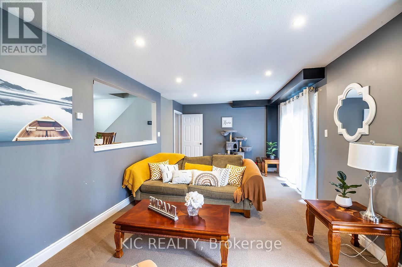 320 CENTRE STREET Image 9