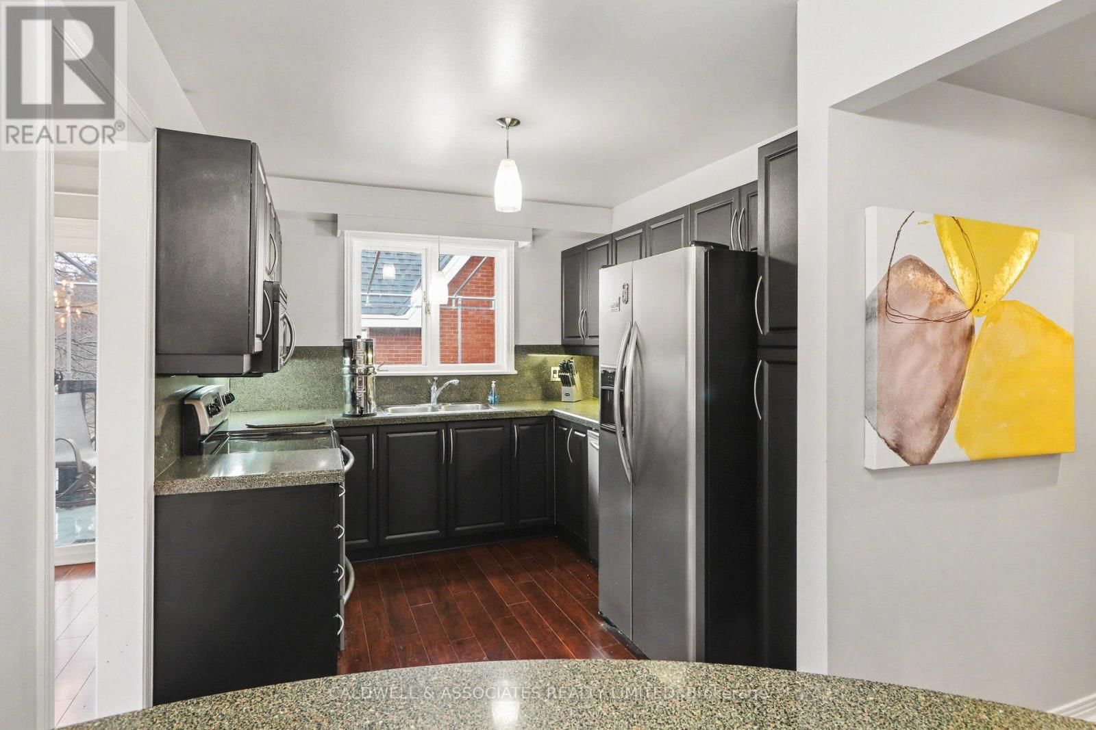 3 - 33 CHARLES STREET Image 16