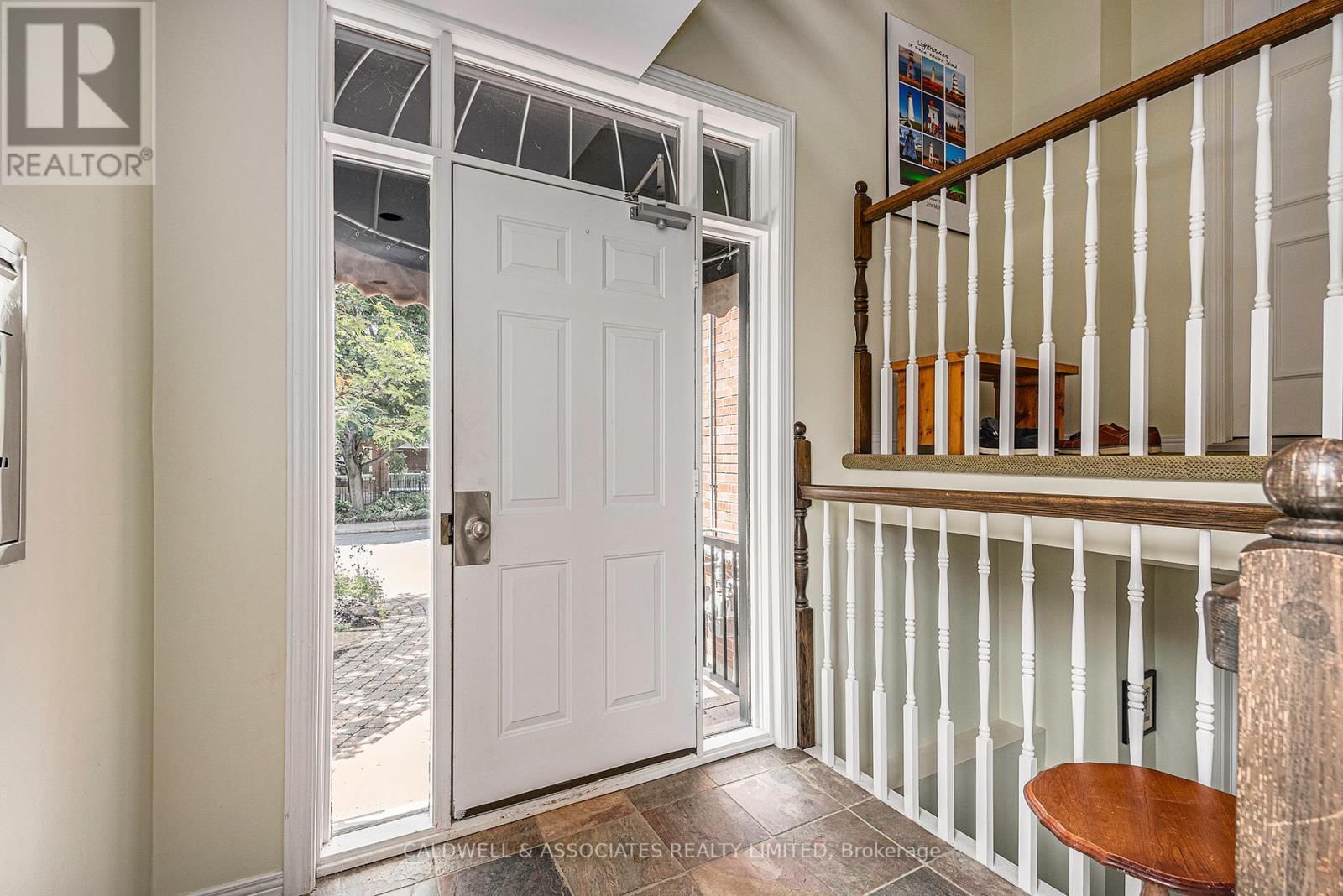 3 - 33 CHARLES STREET Image 3