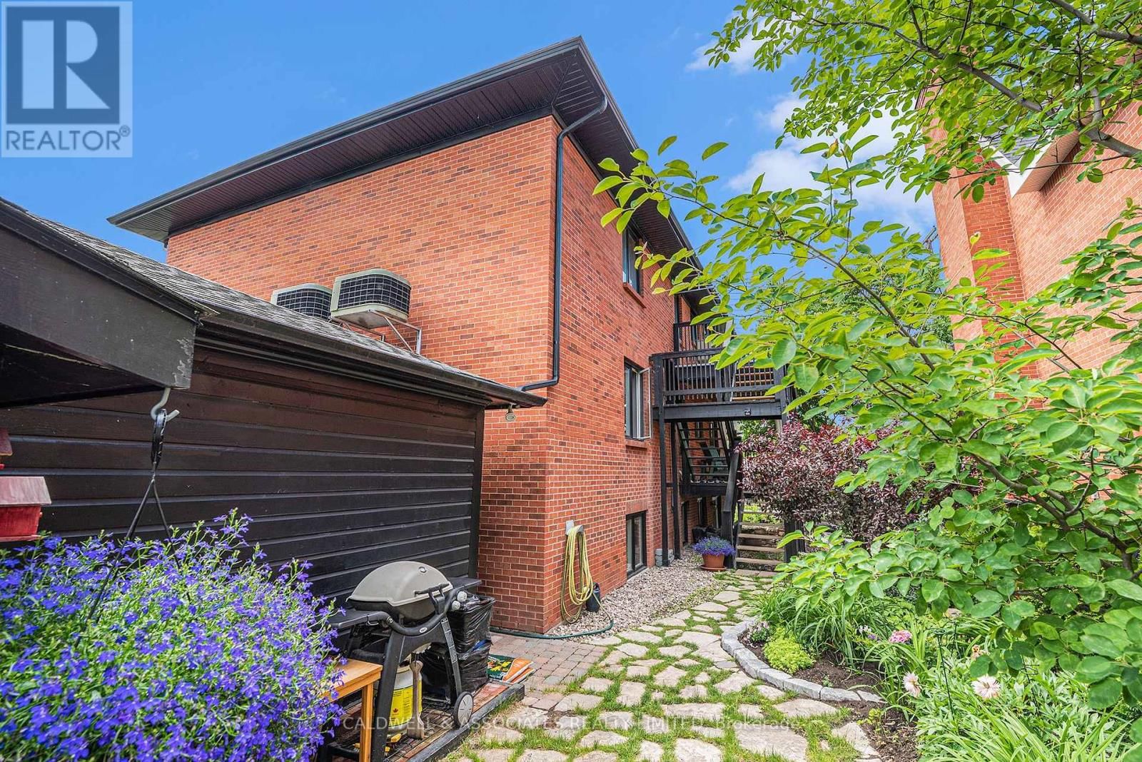 3 - 33 CHARLES STREET Image 31