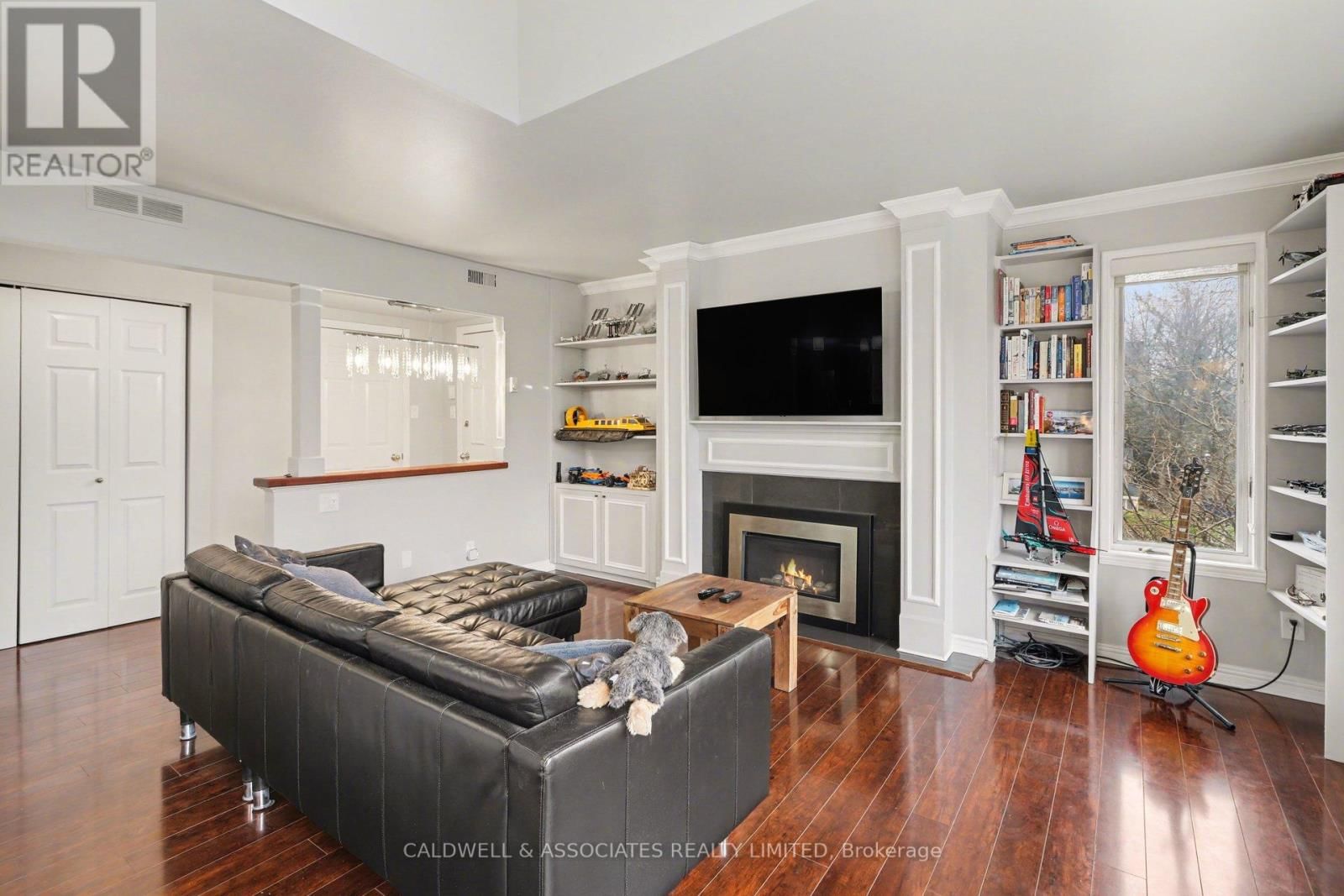 3 - 33 CHARLES STREET Image 8