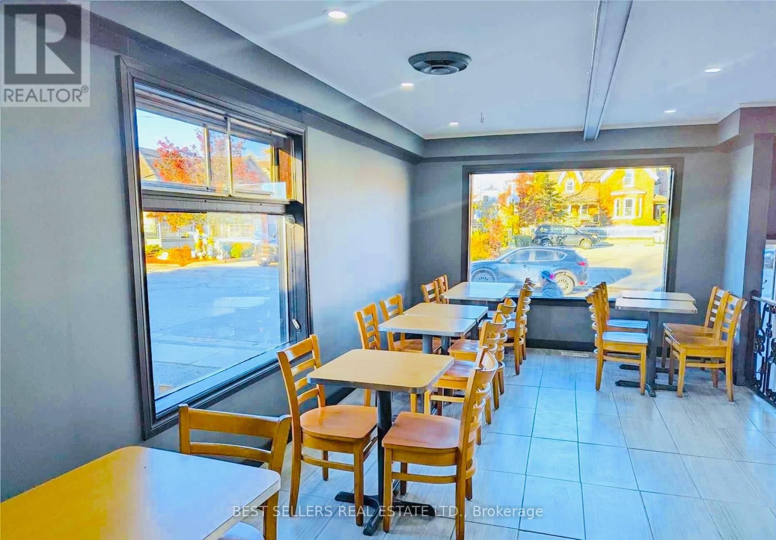 9 MAIN STREET NORTH Image 3