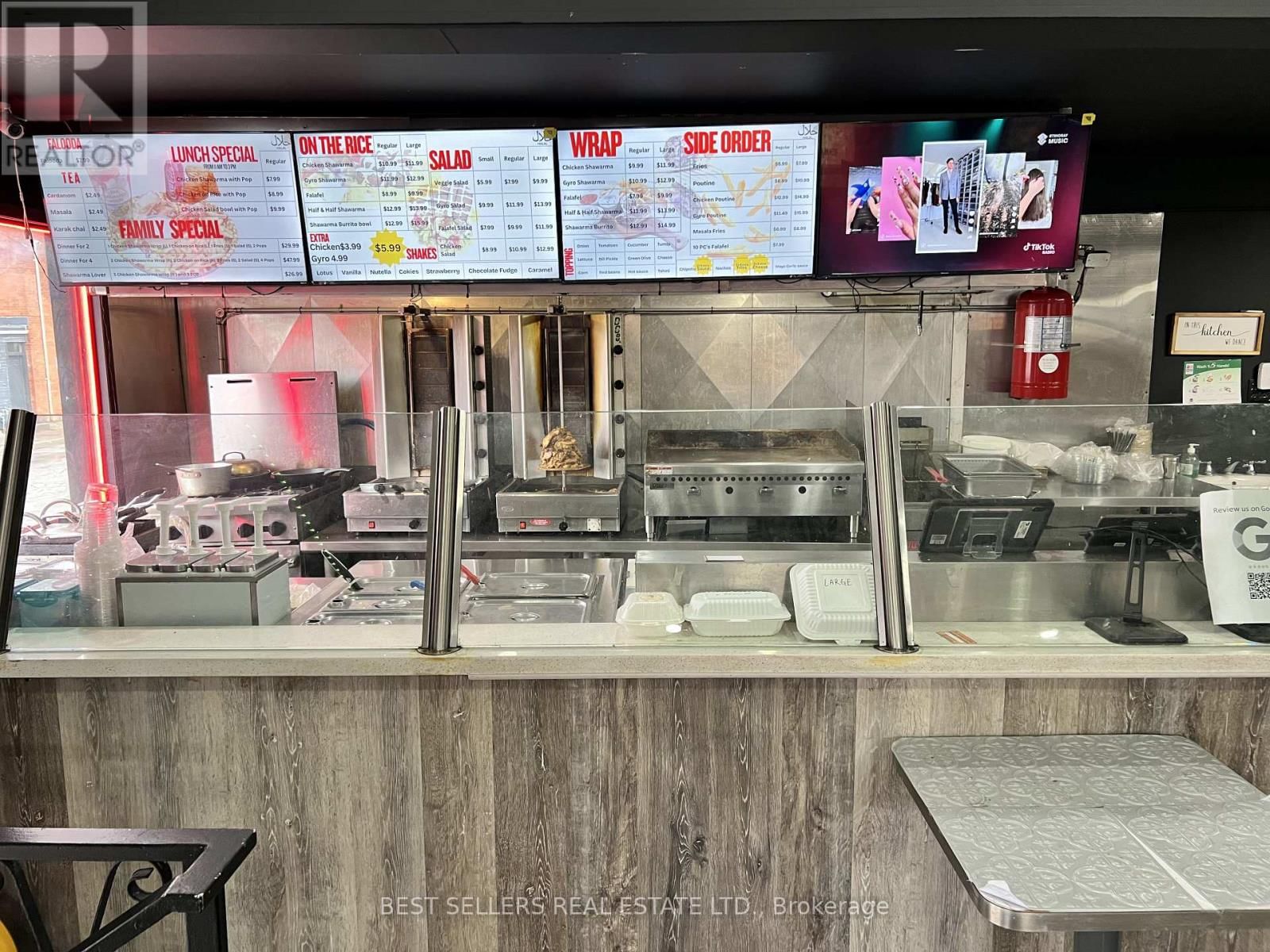 9 MAIN STREET NORTH Image 4