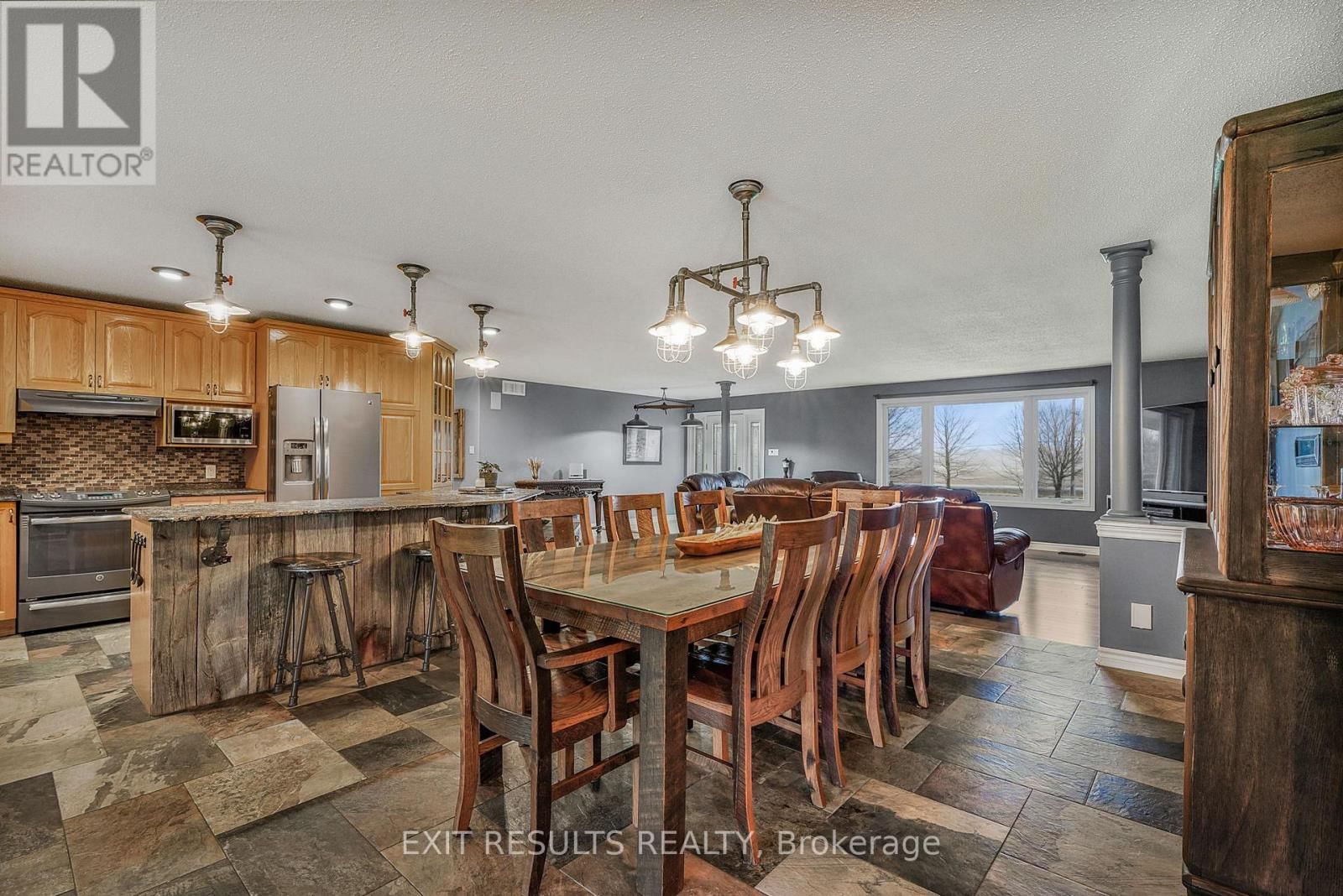 638 ST THOMAS ROAD Image 10