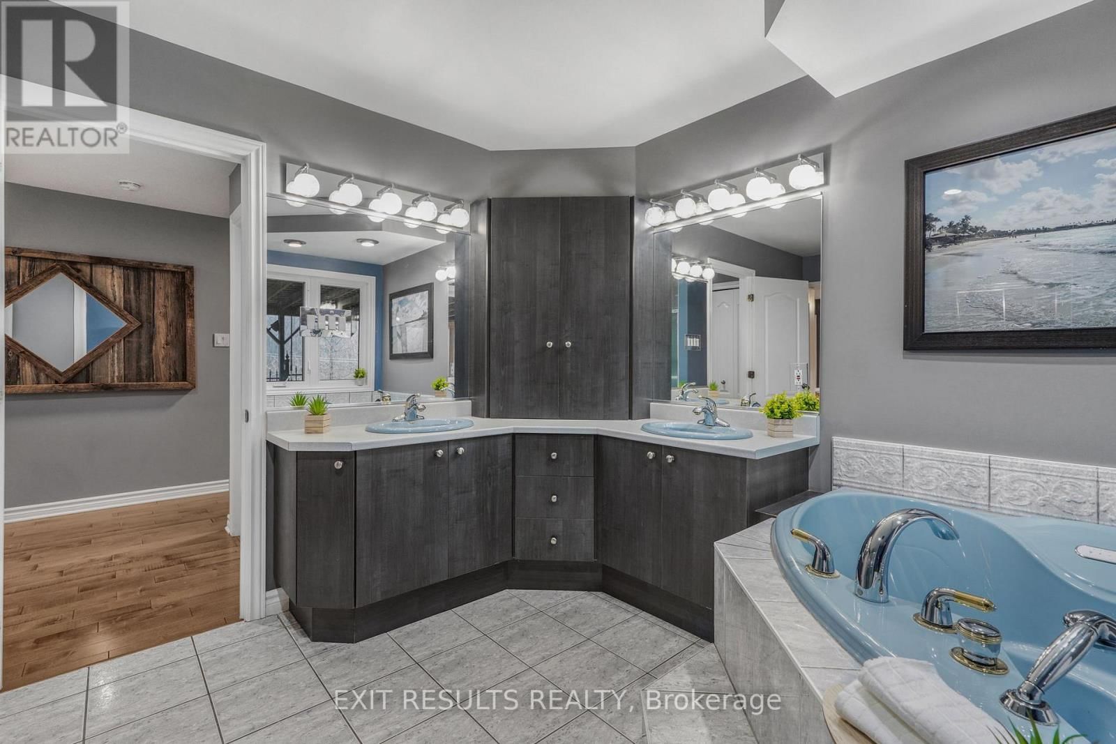 638 ST THOMAS ROAD Image 12