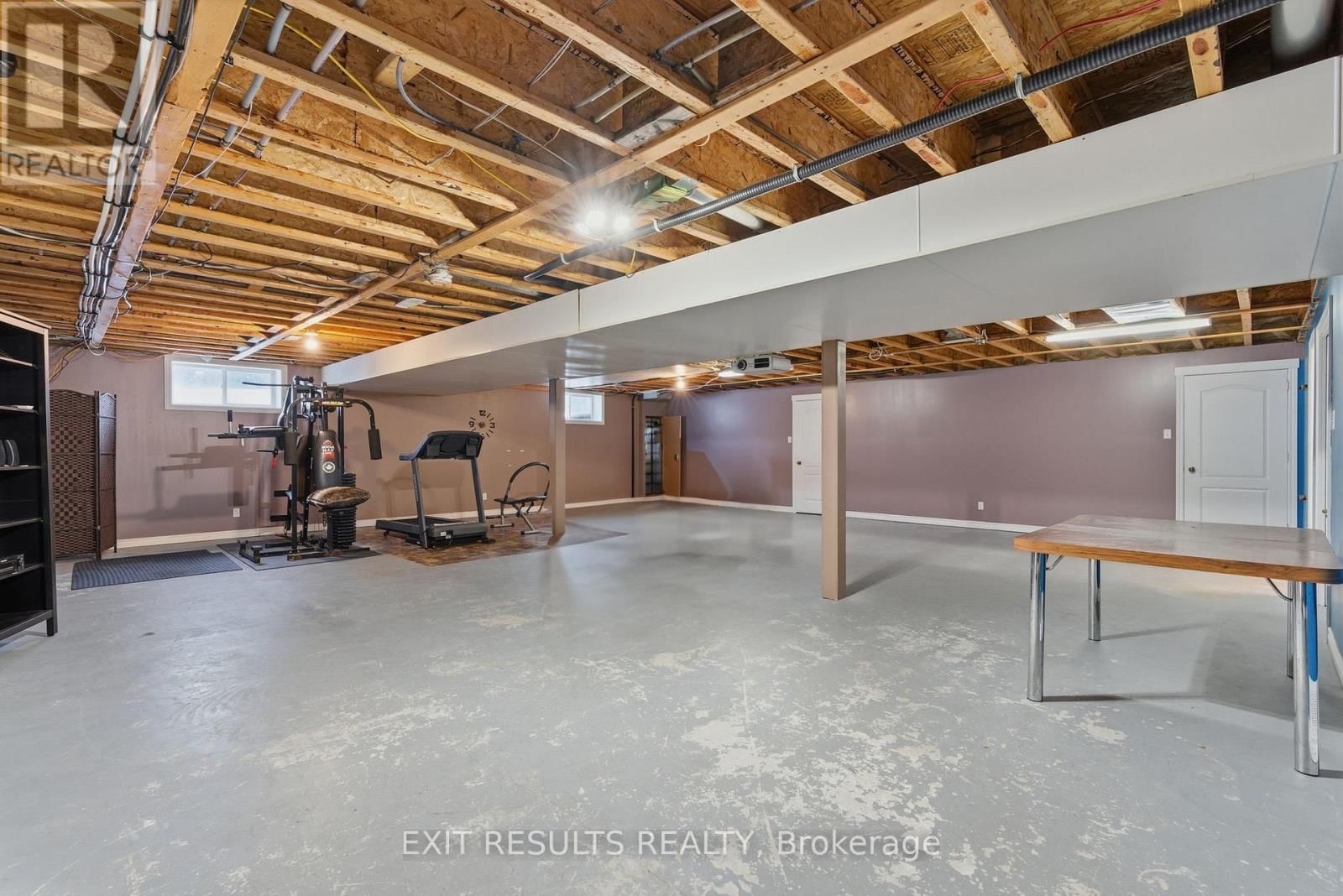 638 ST THOMAS ROAD Image 17