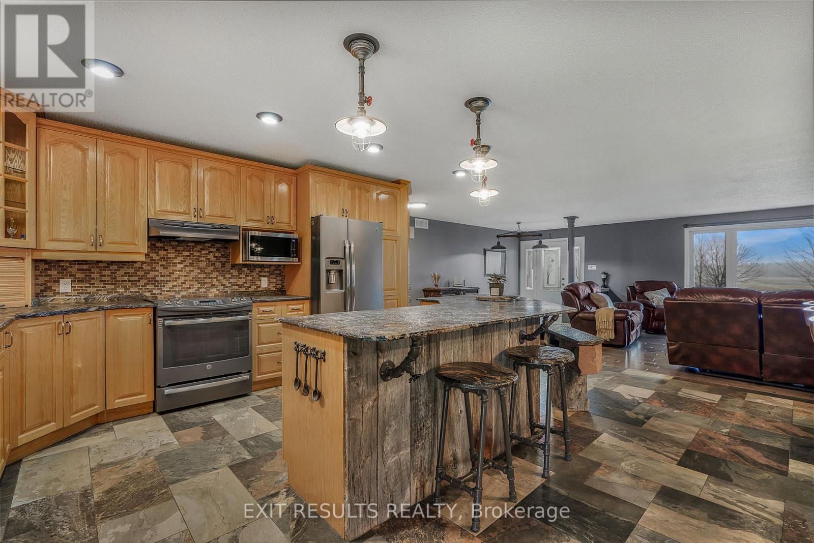 638 ST THOMAS ROAD Image 8