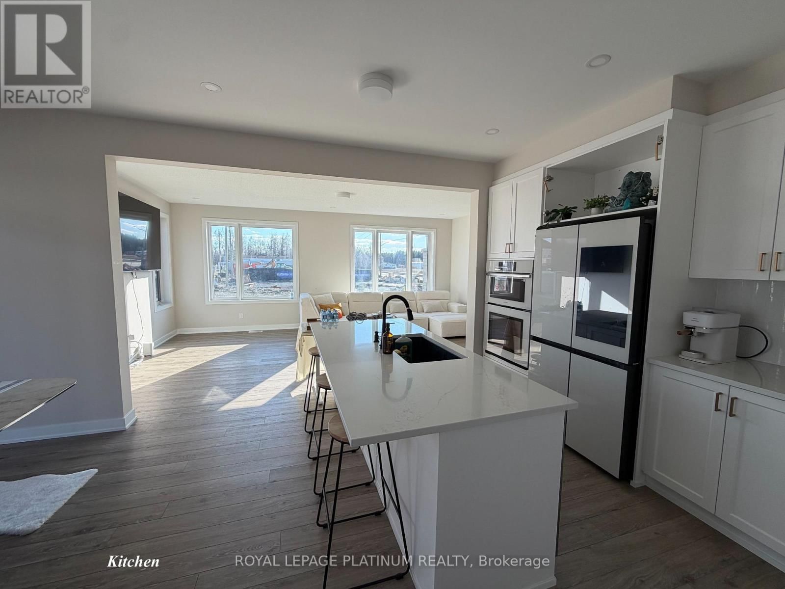 6384 OTTAWA STREET WEST Image 7