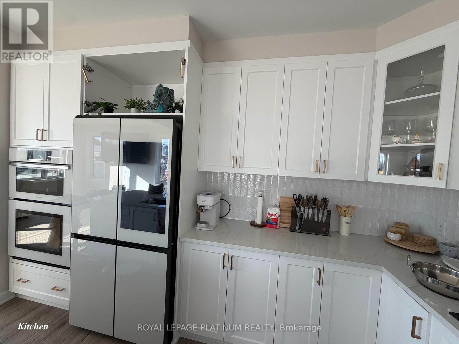 6384 OTTAWA STREET WEST Image 9