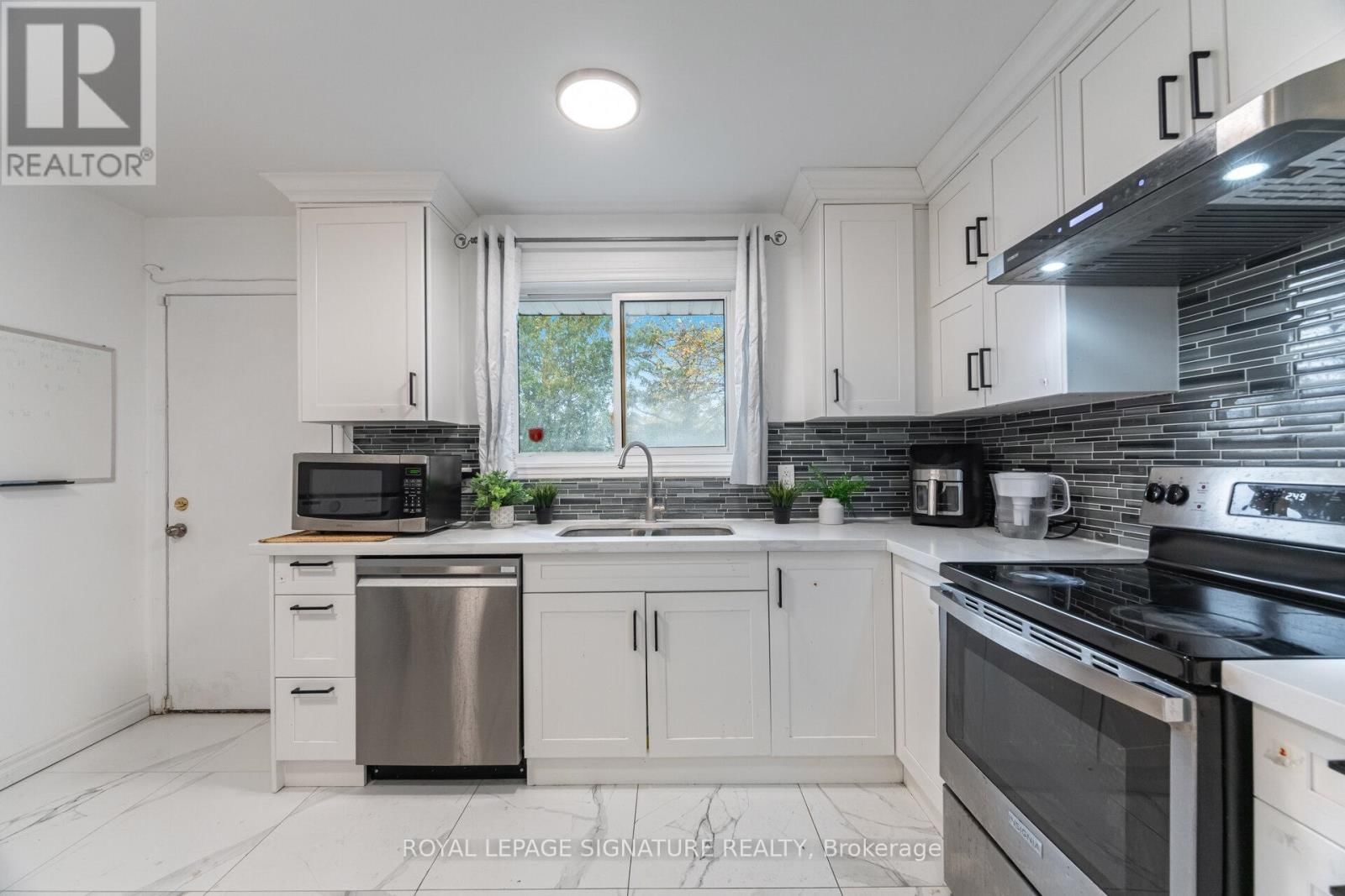 406 TAMARACK DRIVE Image 13