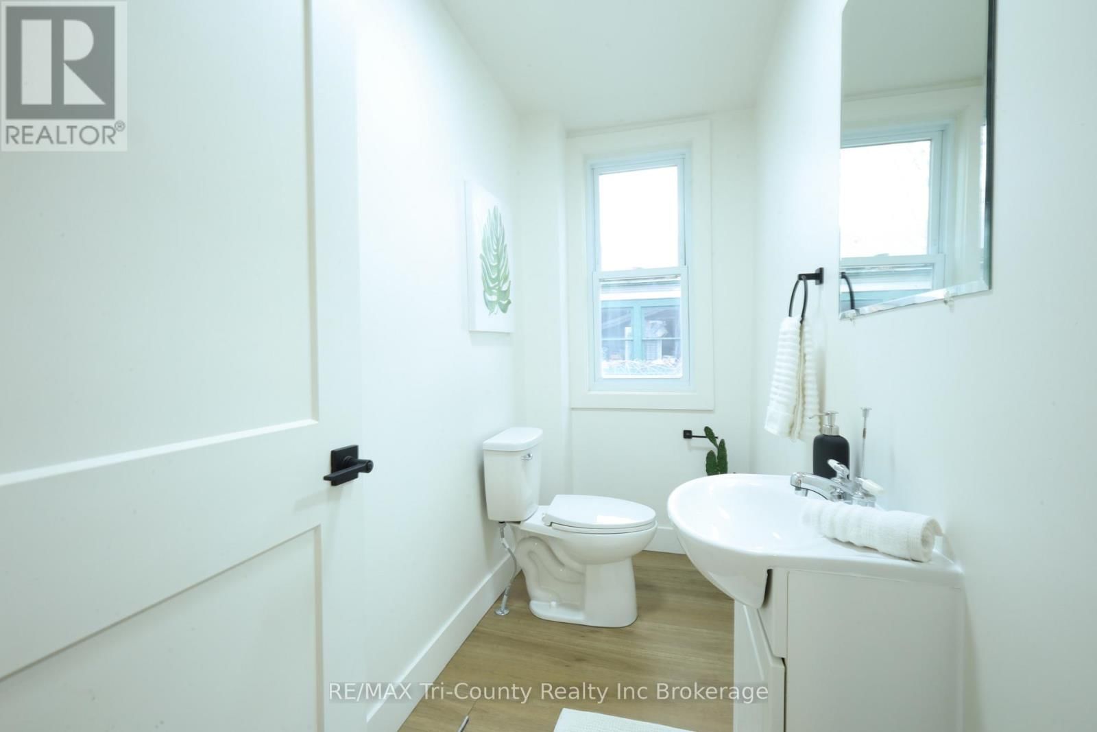 46 BALACLAVA STREET Image 17