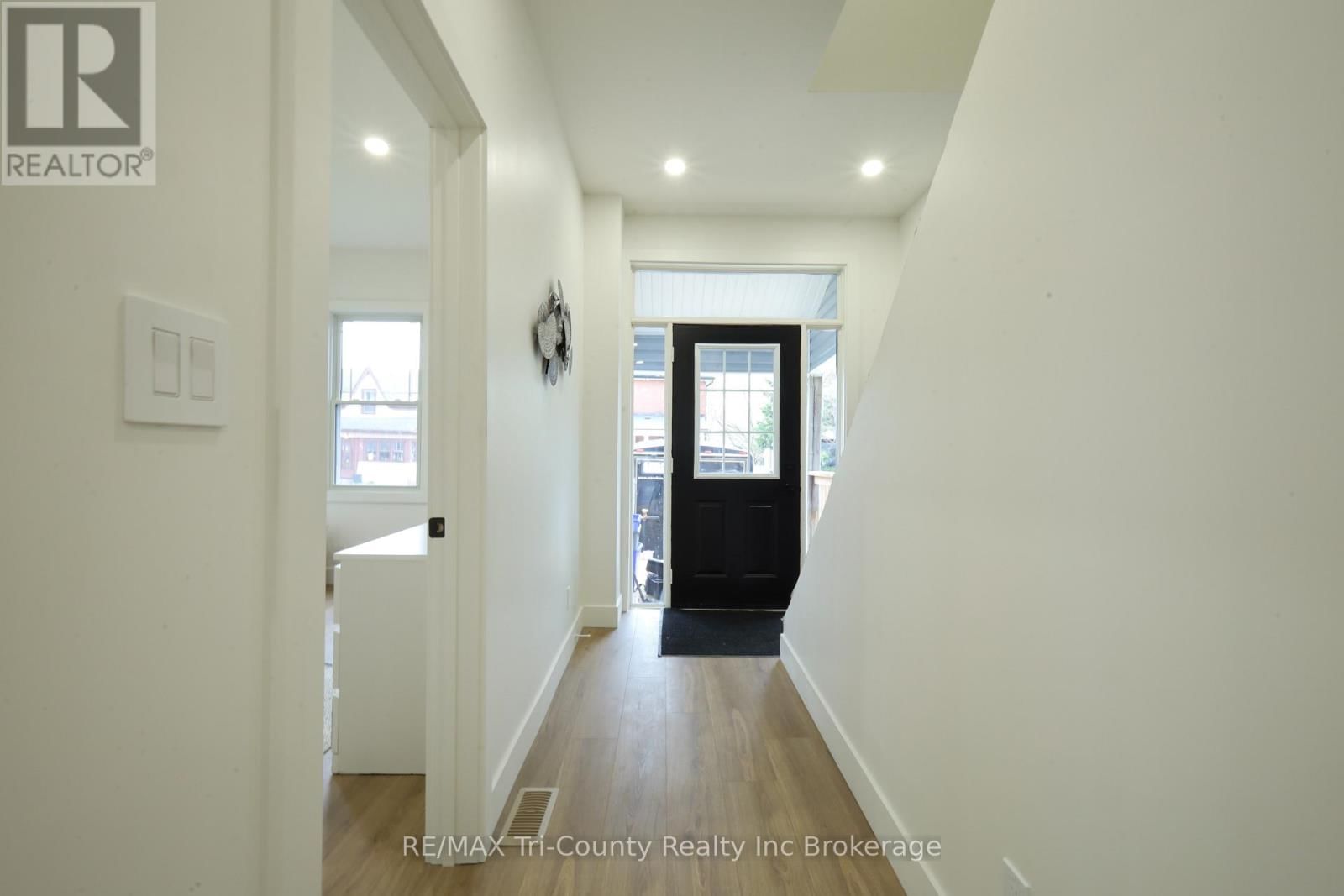 46 BALACLAVA STREET Image 18