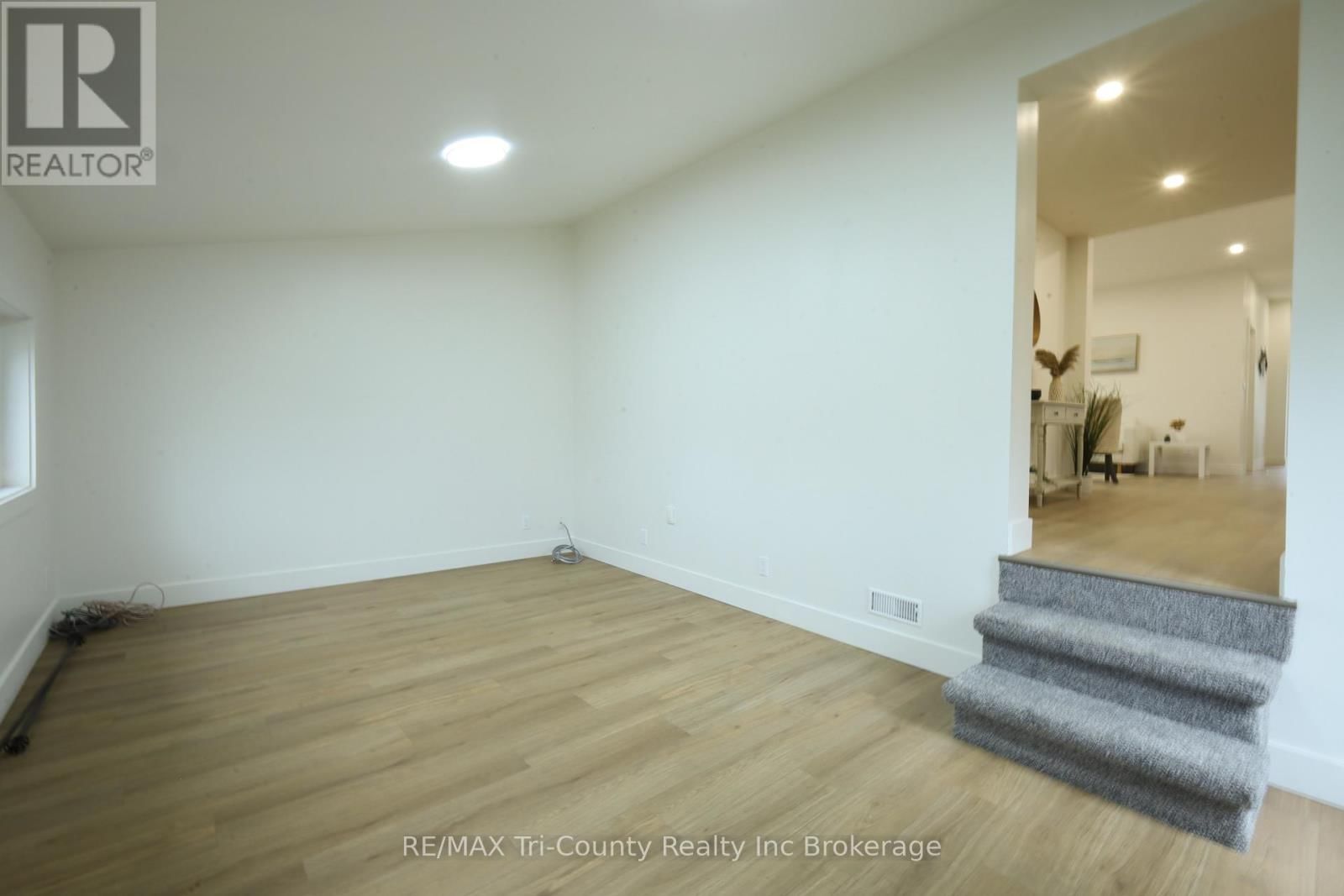 46 BALACLAVA STREET Image 21