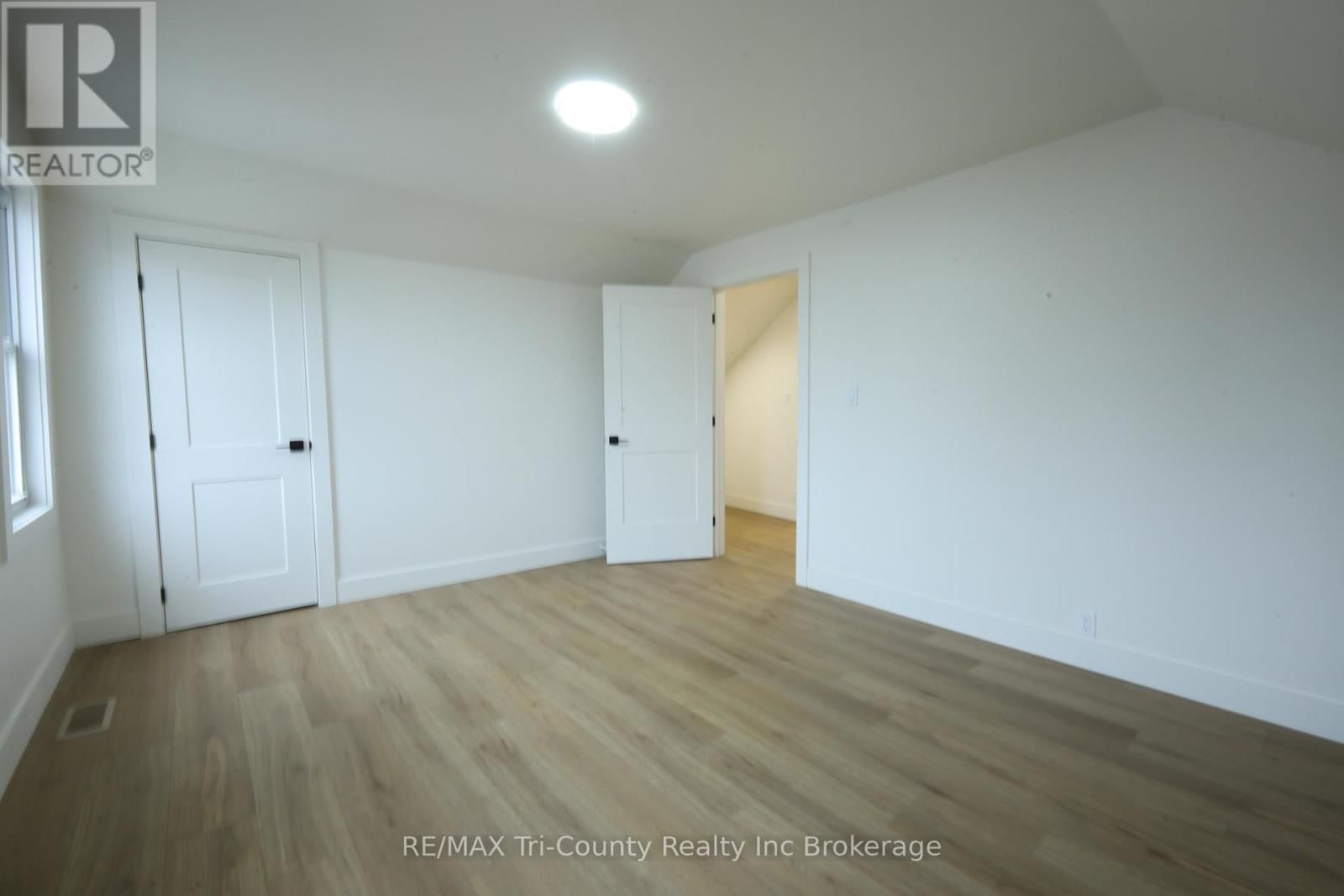 46 BALACLAVA STREET Image 23