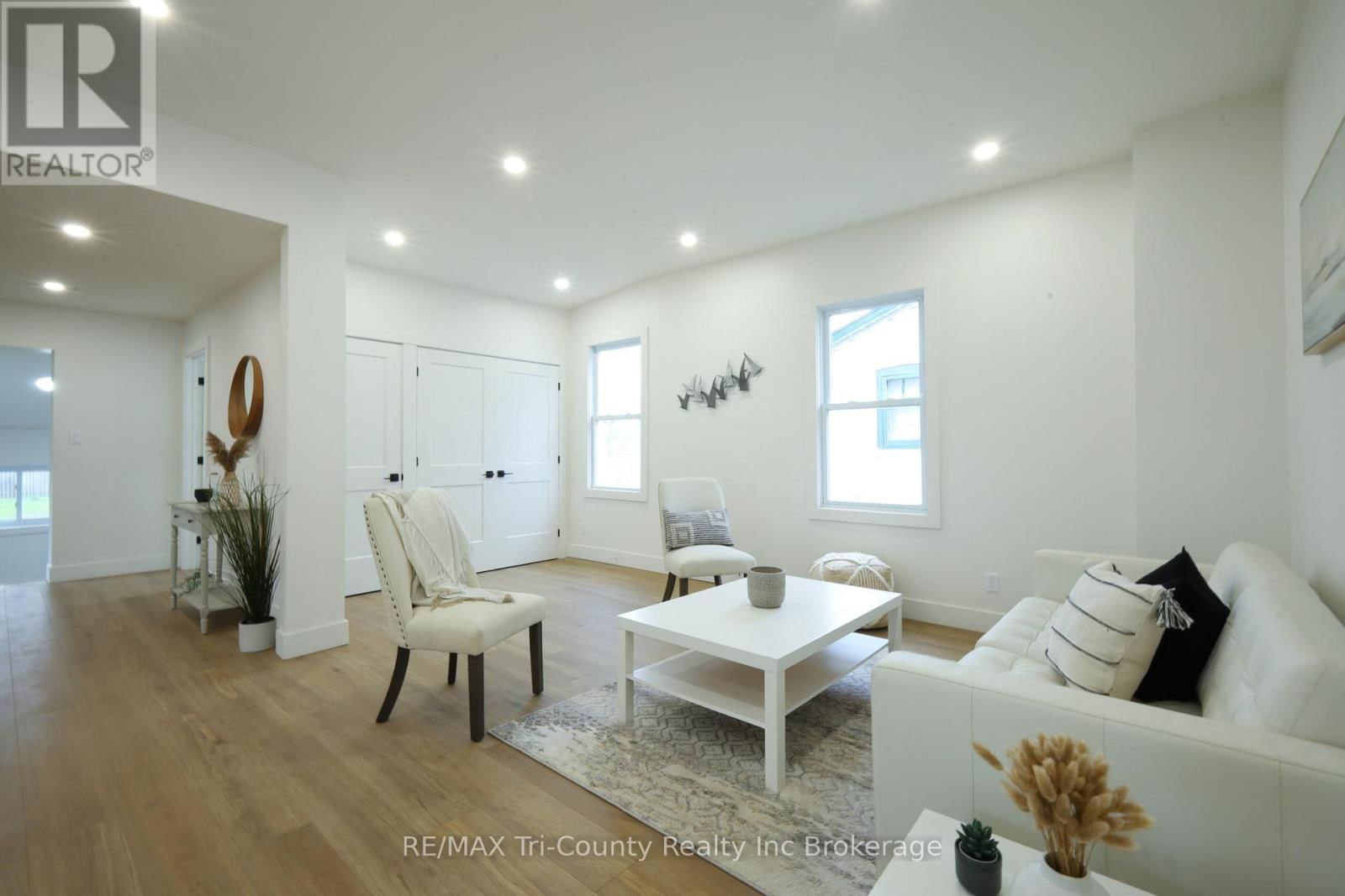 46 BALACLAVA STREET Image 8