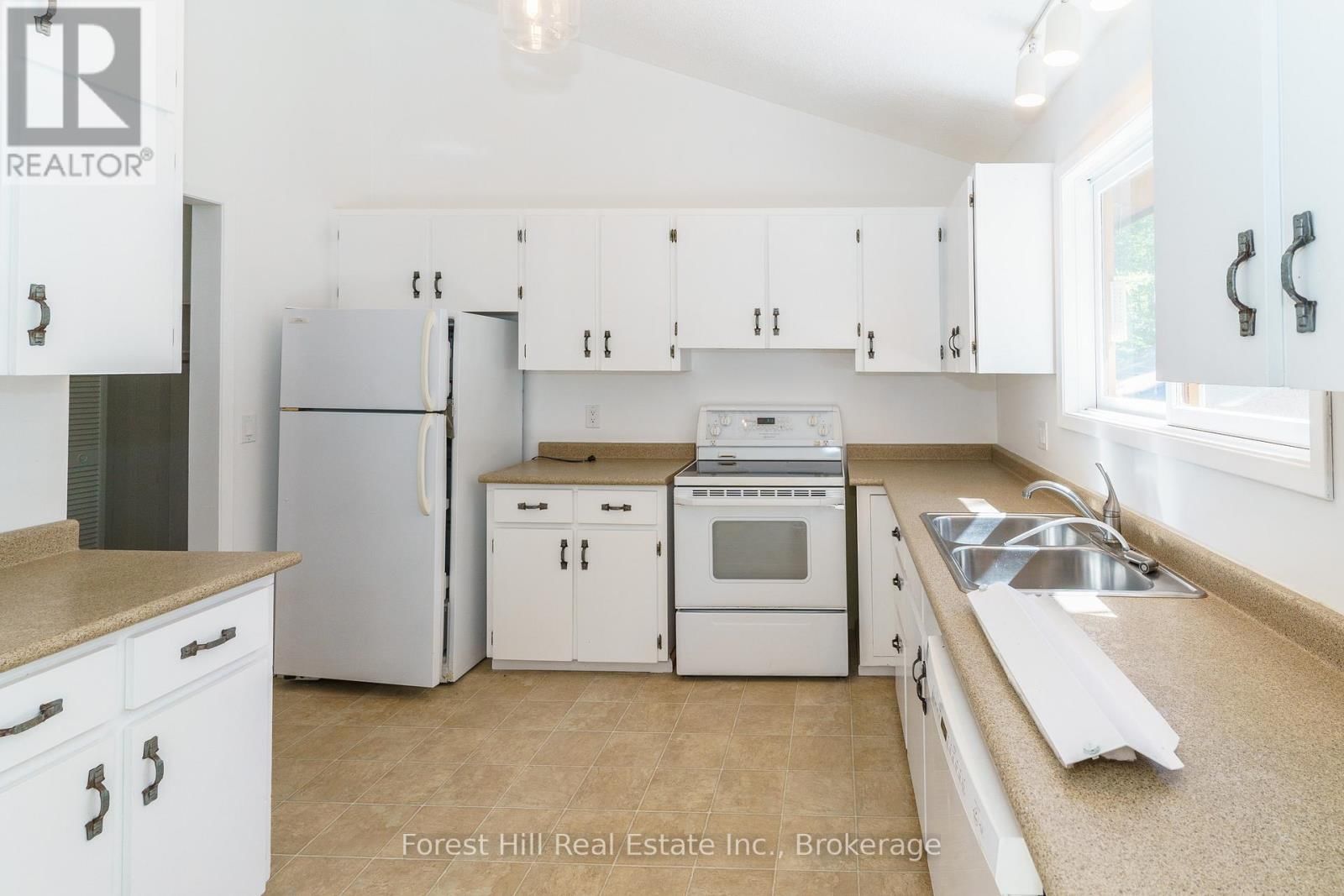 2 - 2991 MUSKOKA RD 117 ROAD Image 24