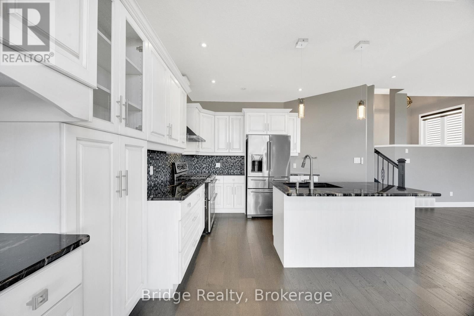 1060 ALBERNI ROAD Image 11