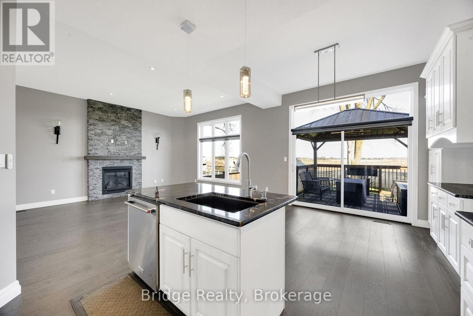 1060 ALBERNI ROAD Image 12