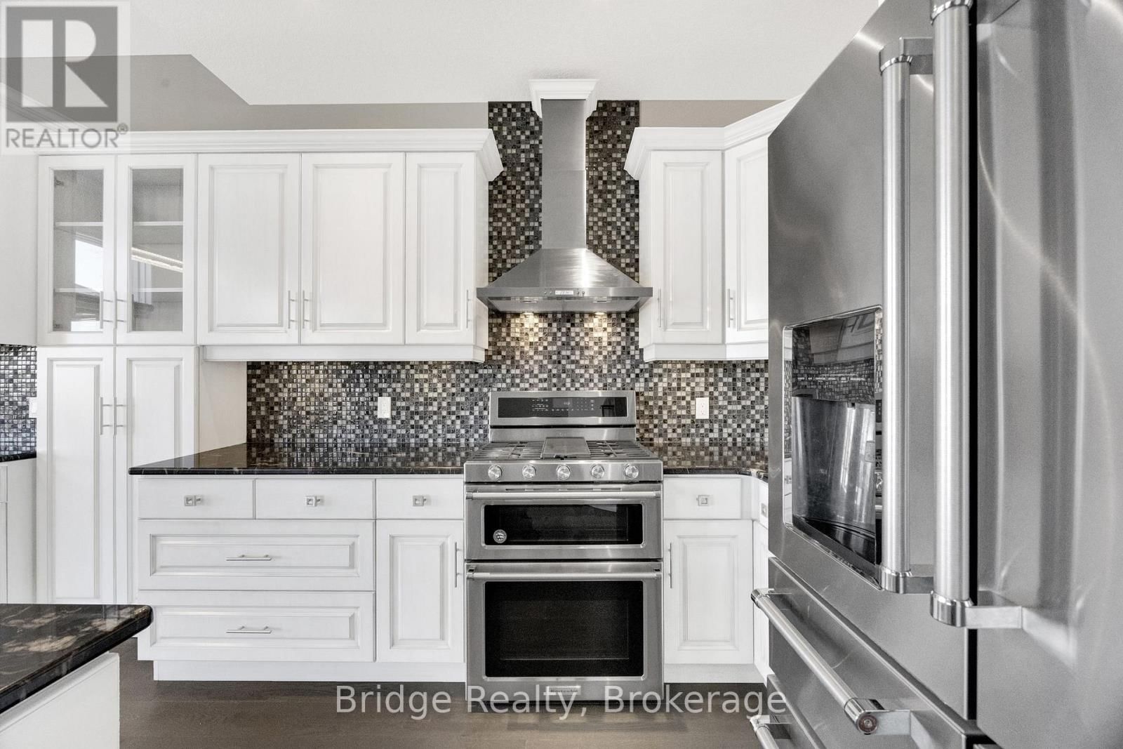 1060 ALBERNI ROAD Image 13