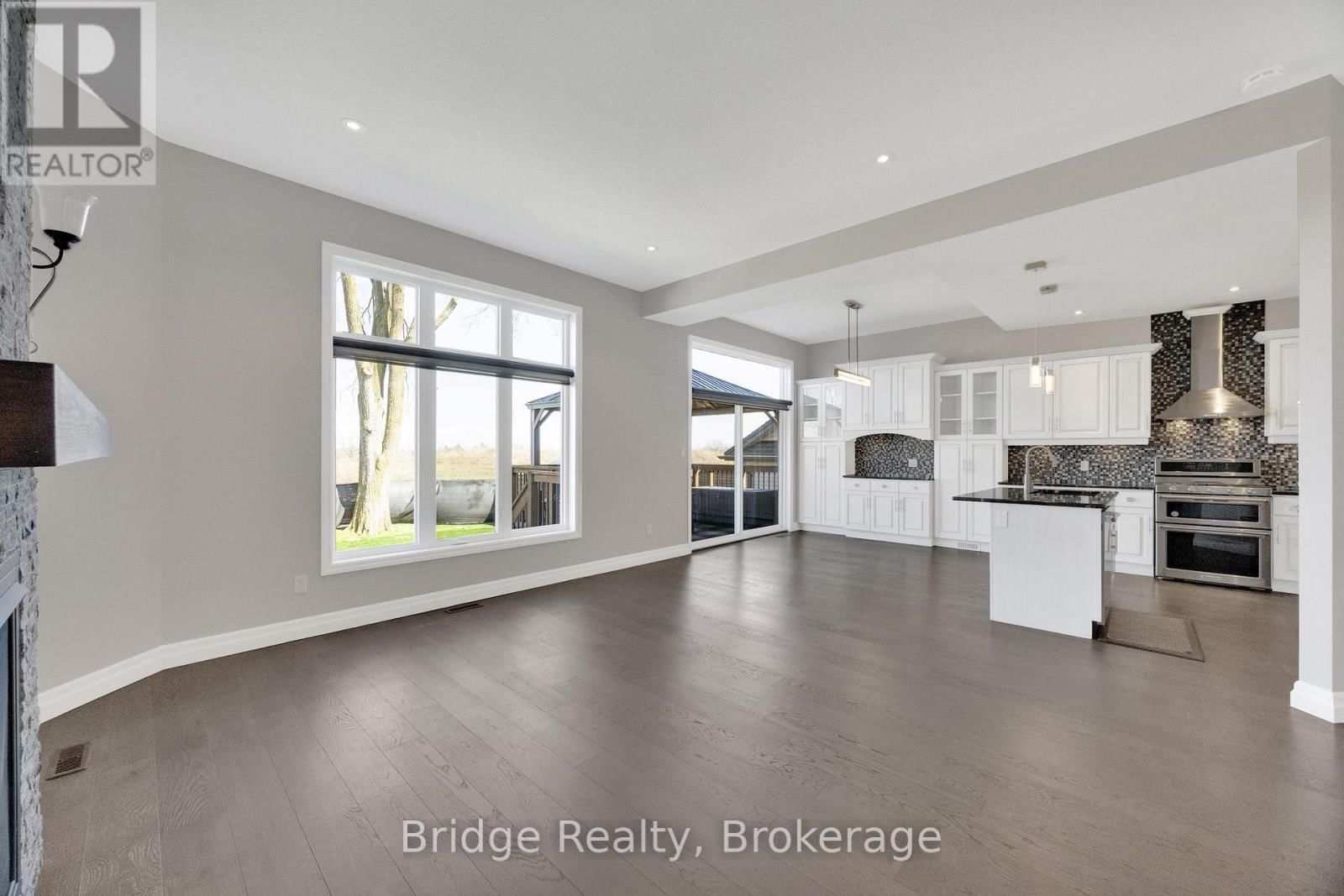 1060 ALBERNI ROAD Image 17