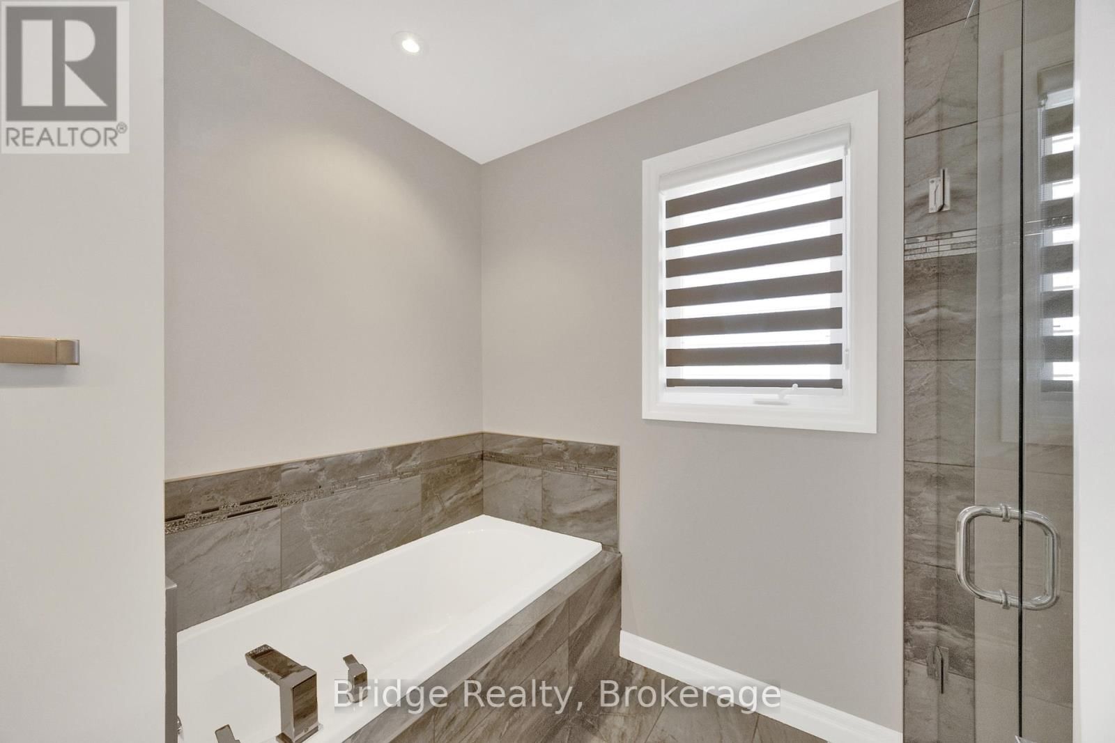 1060 ALBERNI ROAD Image 28