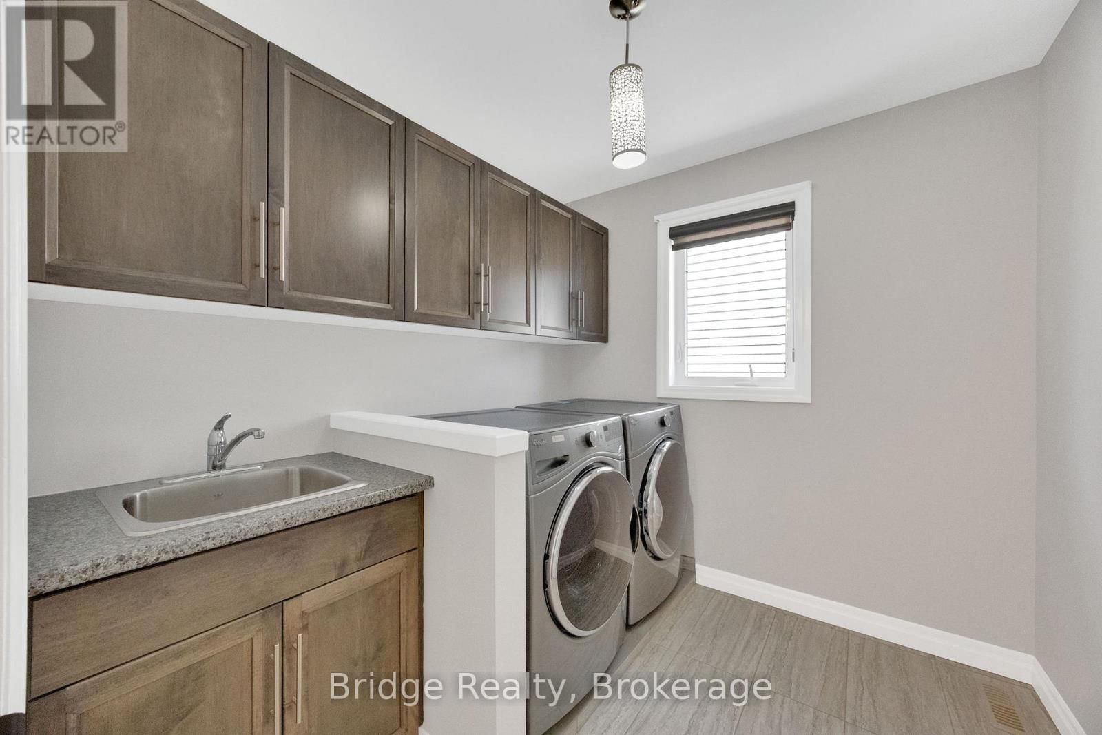 1060 ALBERNI ROAD Image 29