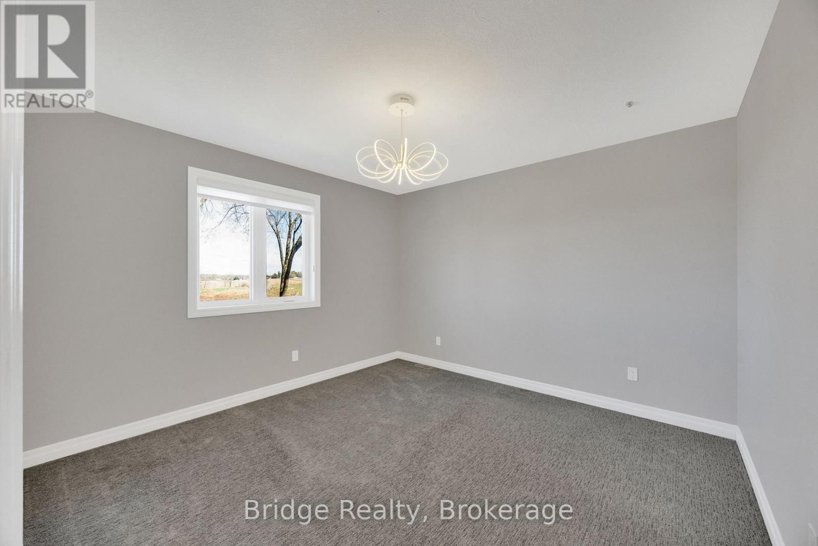 1060 ALBERNI ROAD Image 34