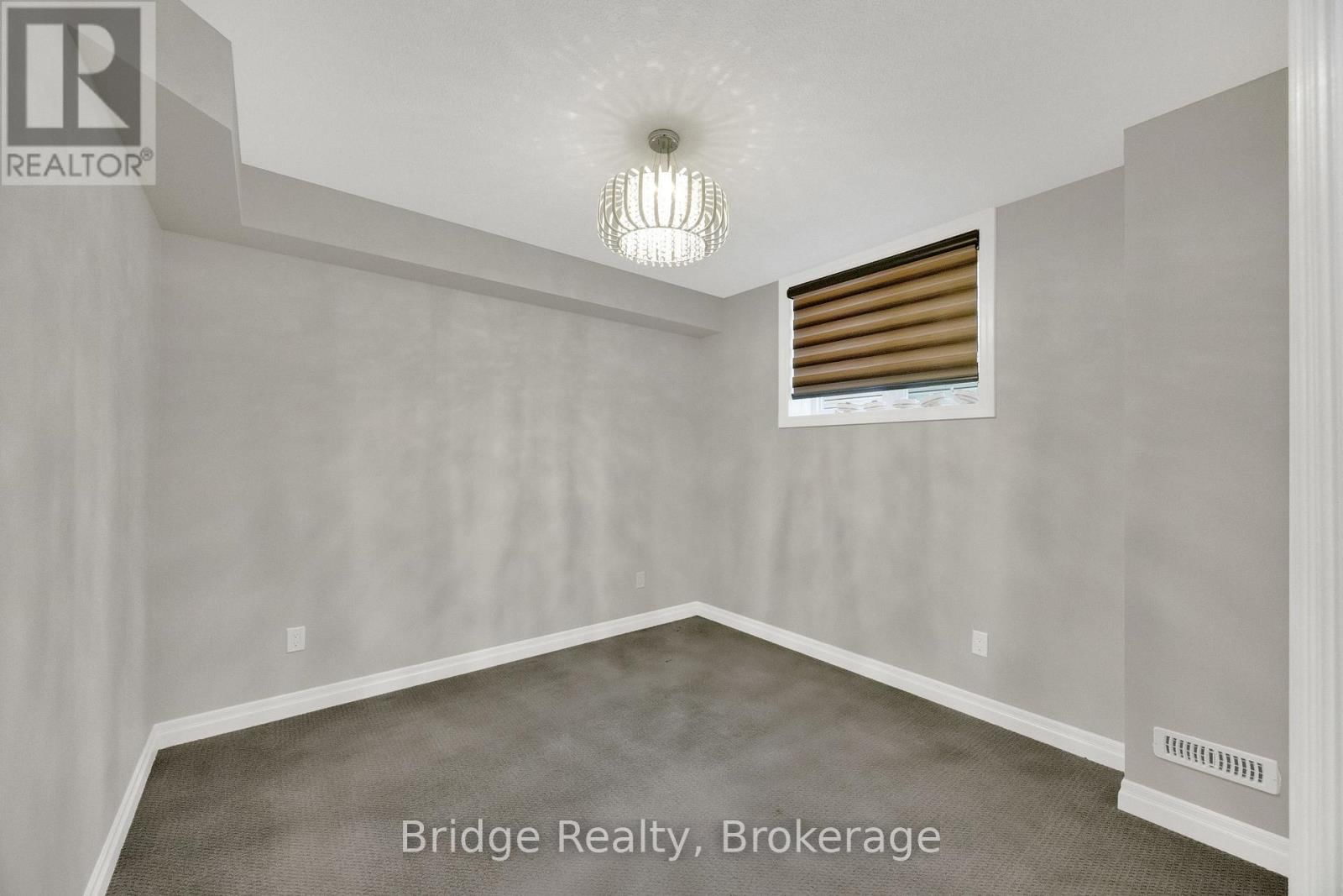 1060 ALBERNI ROAD Image 38